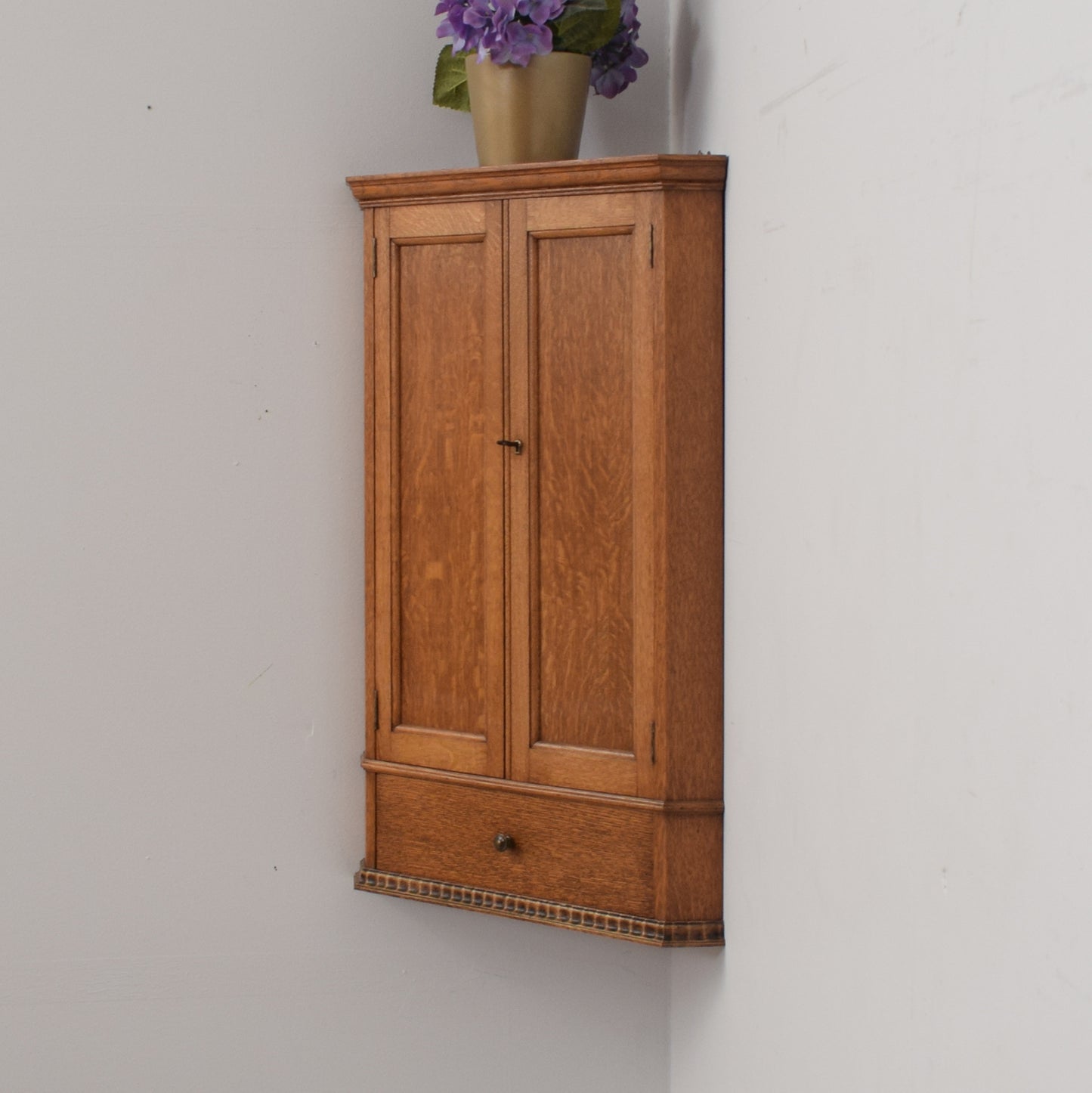 Wall Mounted Corner Unit