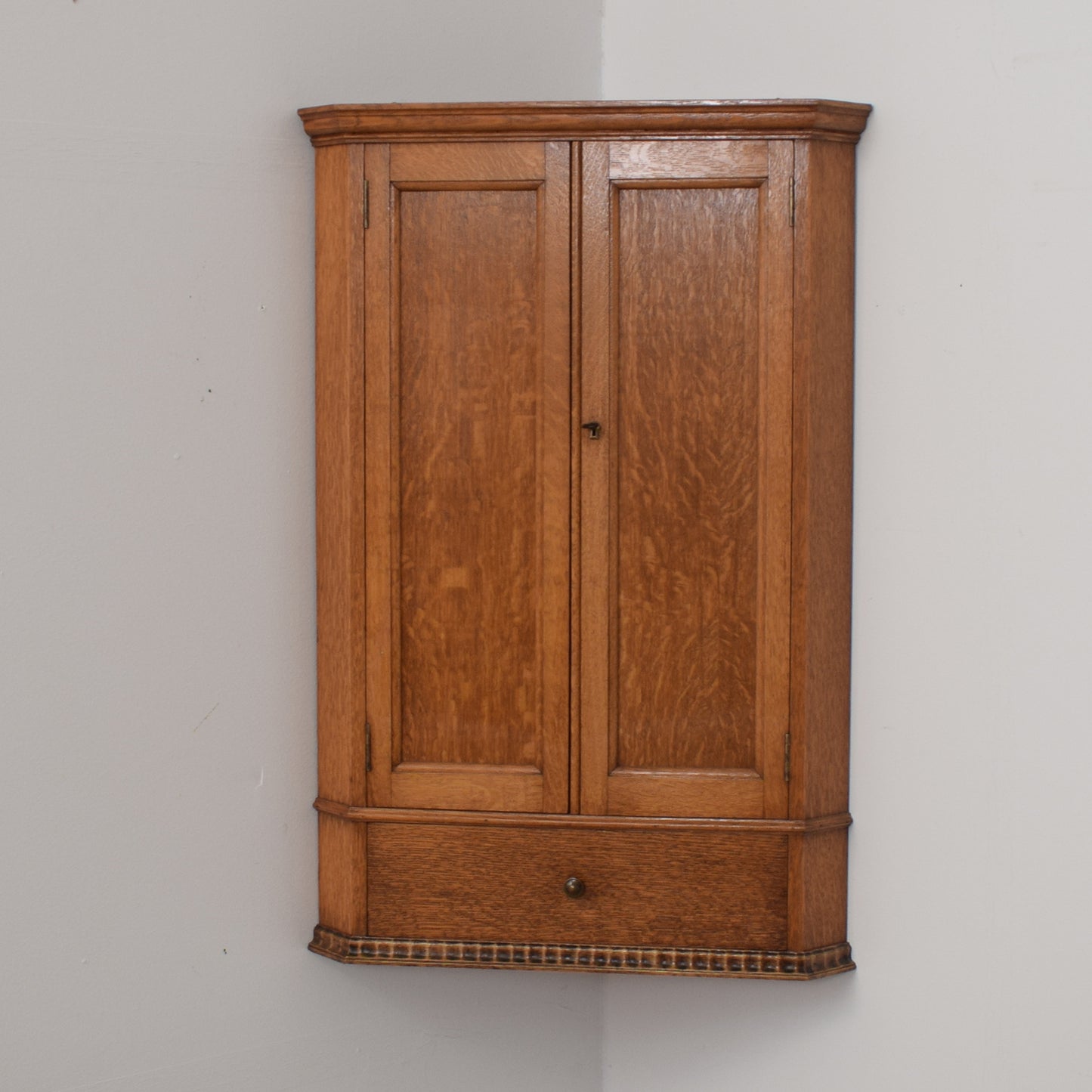 Wall Mounted Corner Unit