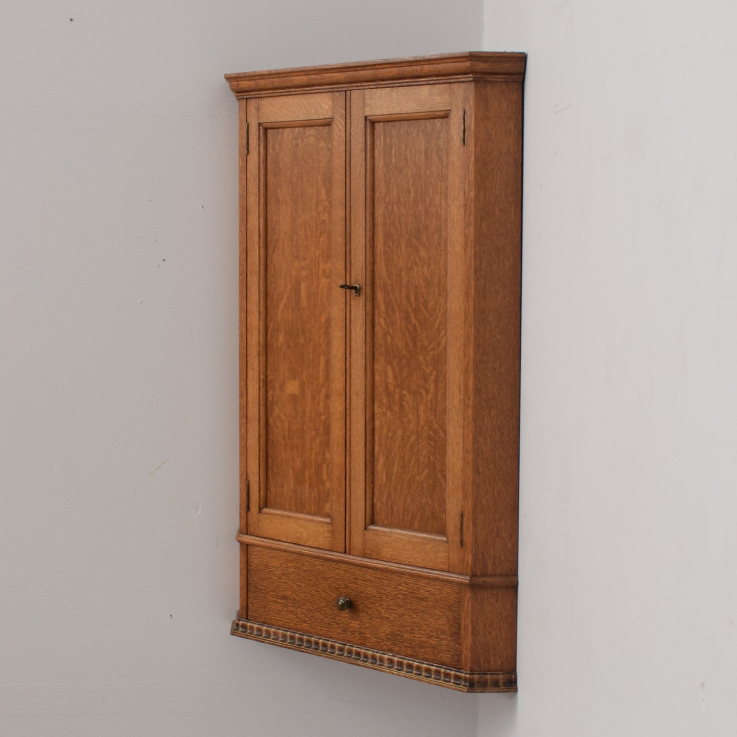 Wall Mounted Corner Unit