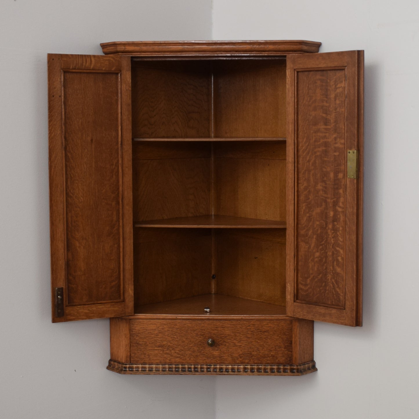 Wall Mounted Corner Unit