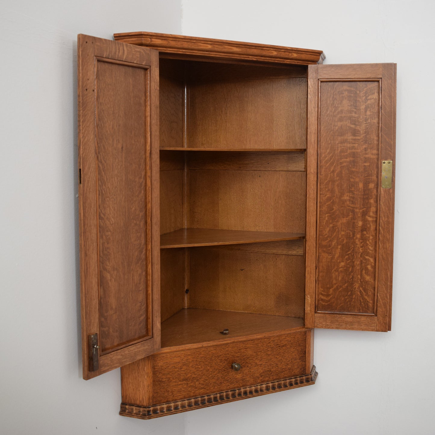 Wall Mounted Corner Unit