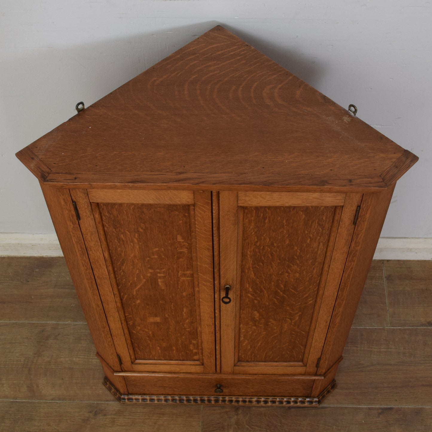 Wall Mounted Corner Unit