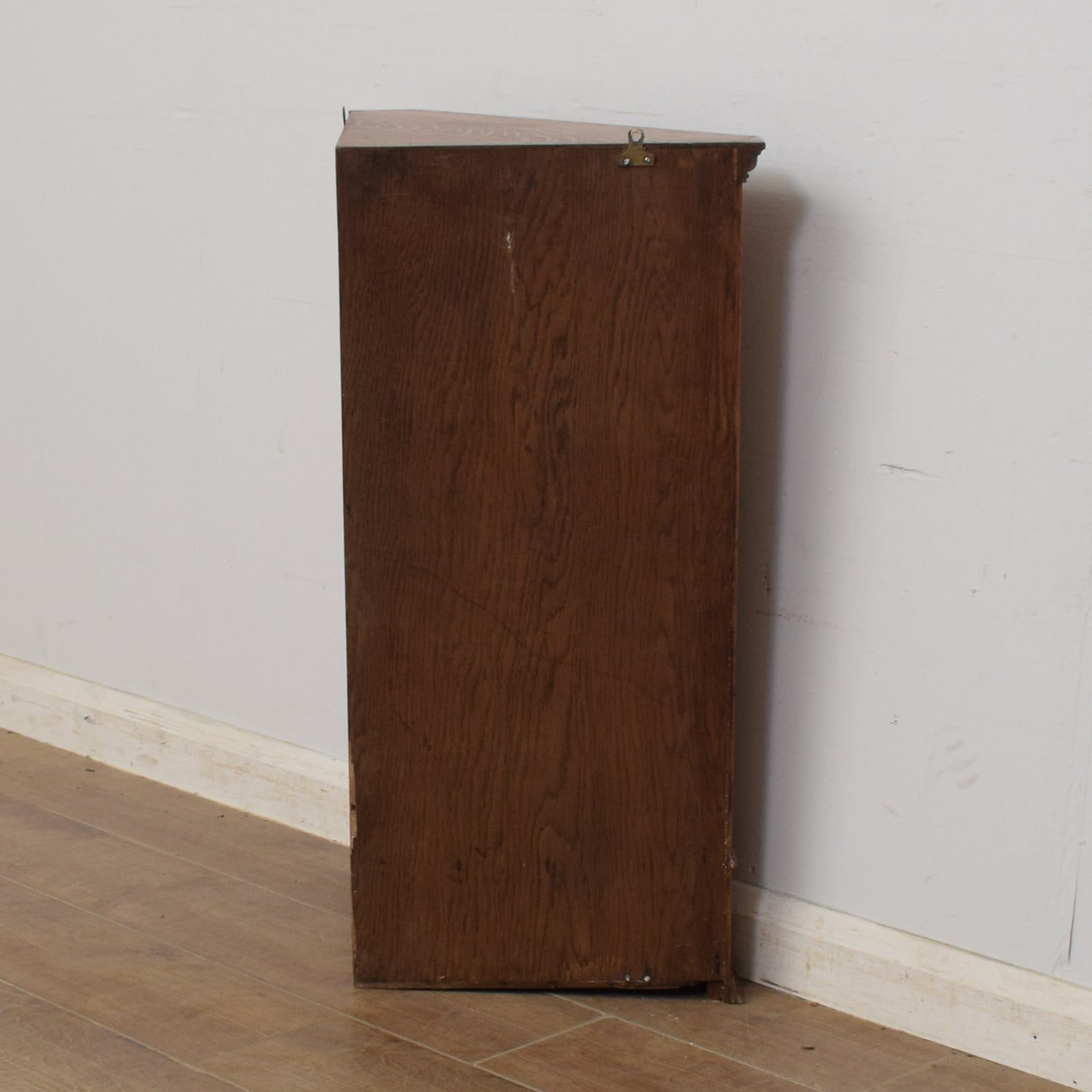 Wall Mounted Corner Unit
