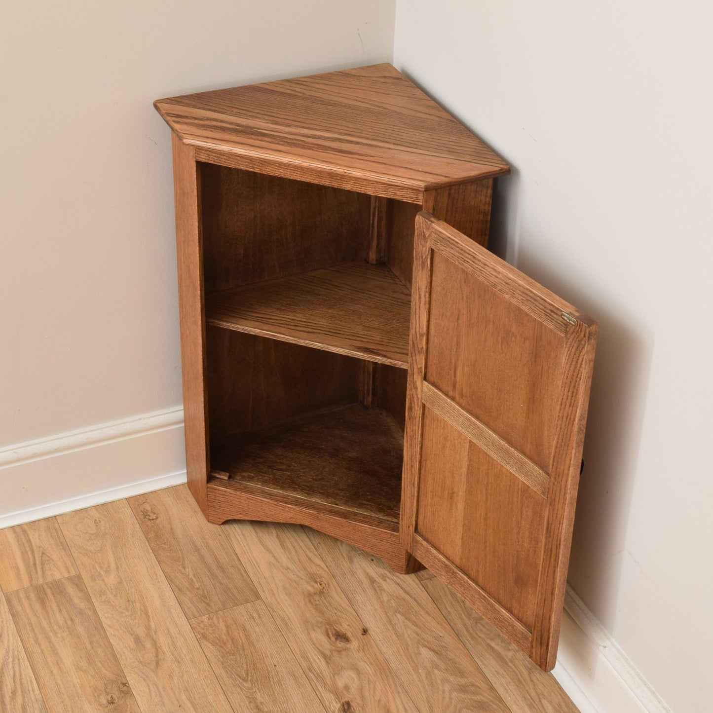 Oak 'Webber' Corner Cabinet