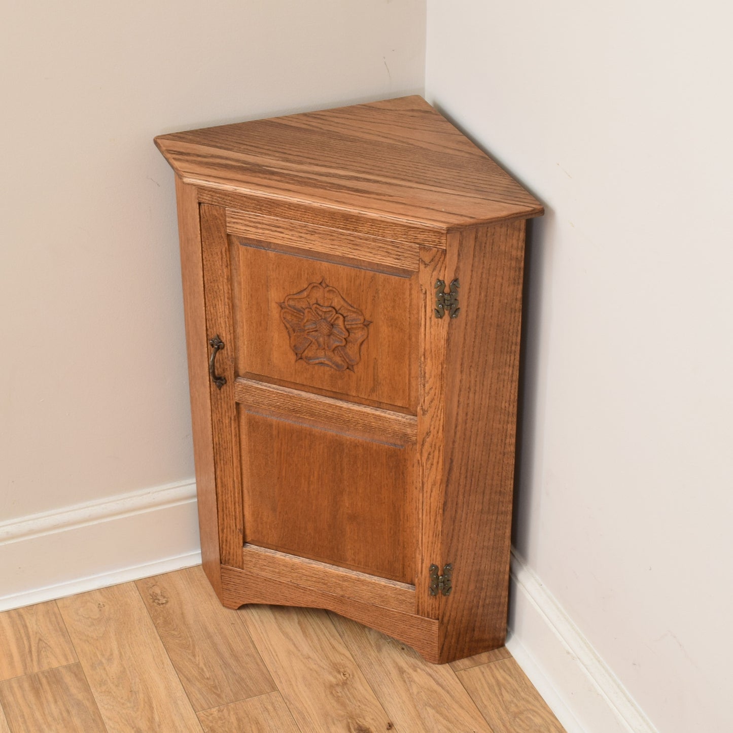 Oak 'Webber' Corner Cabinet