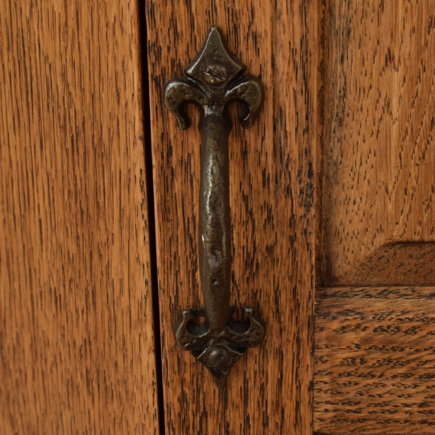 Oak 'Webber' Corner Cabinet