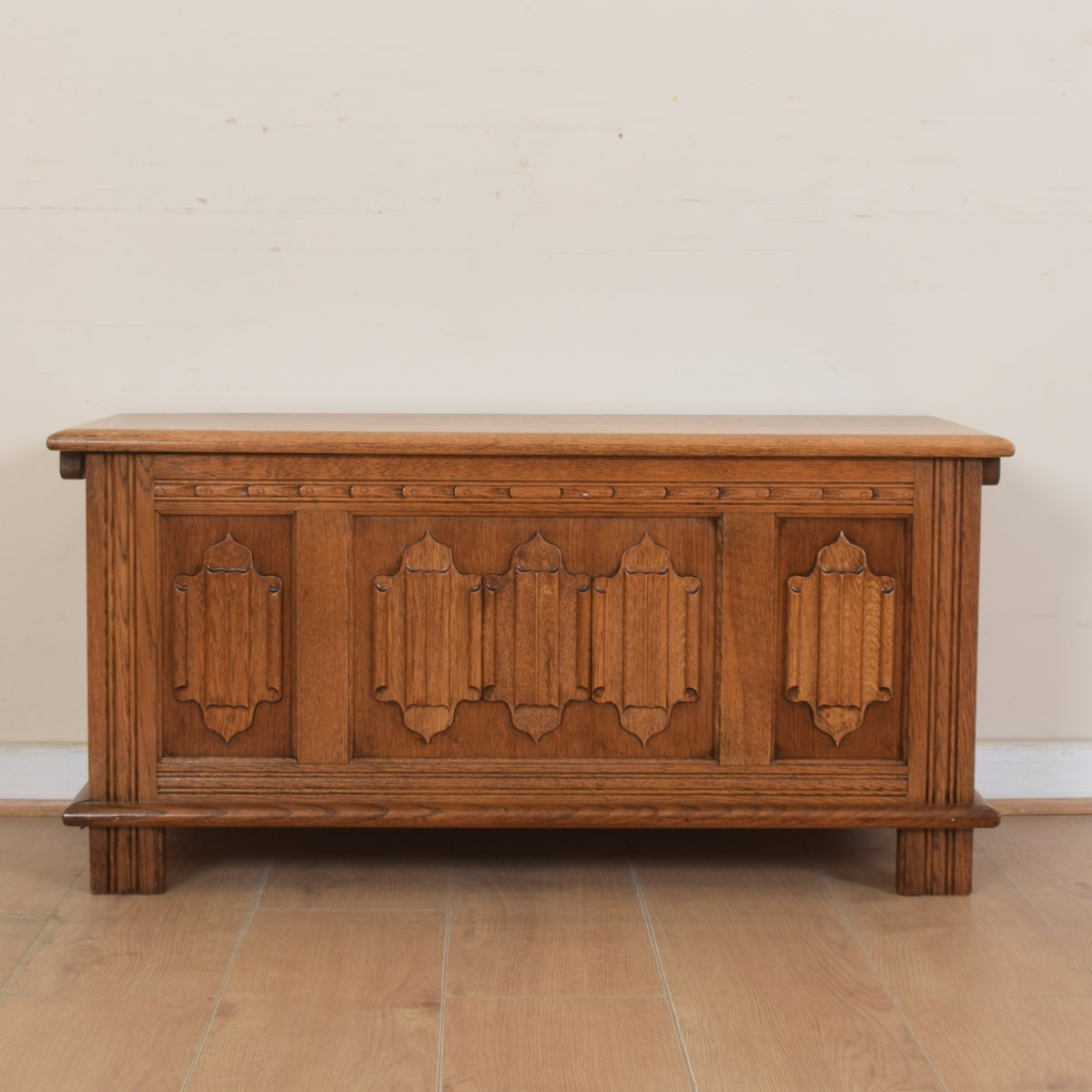 Old Charm Blanket Box