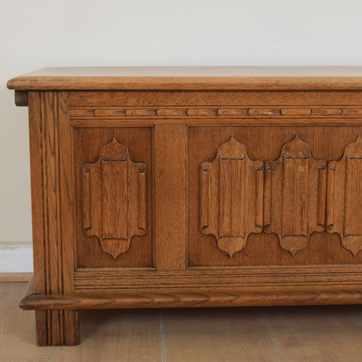 Old Charm Blanket Box