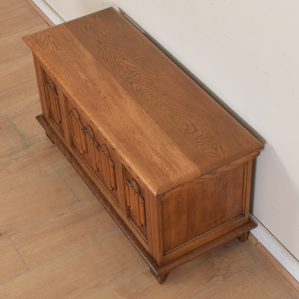 Old Charm Blanket Box