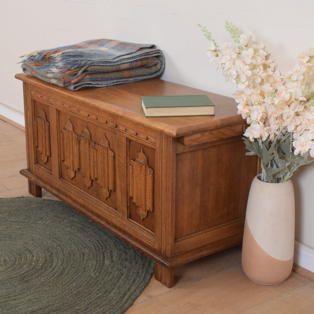 Old Charm Blanket Box