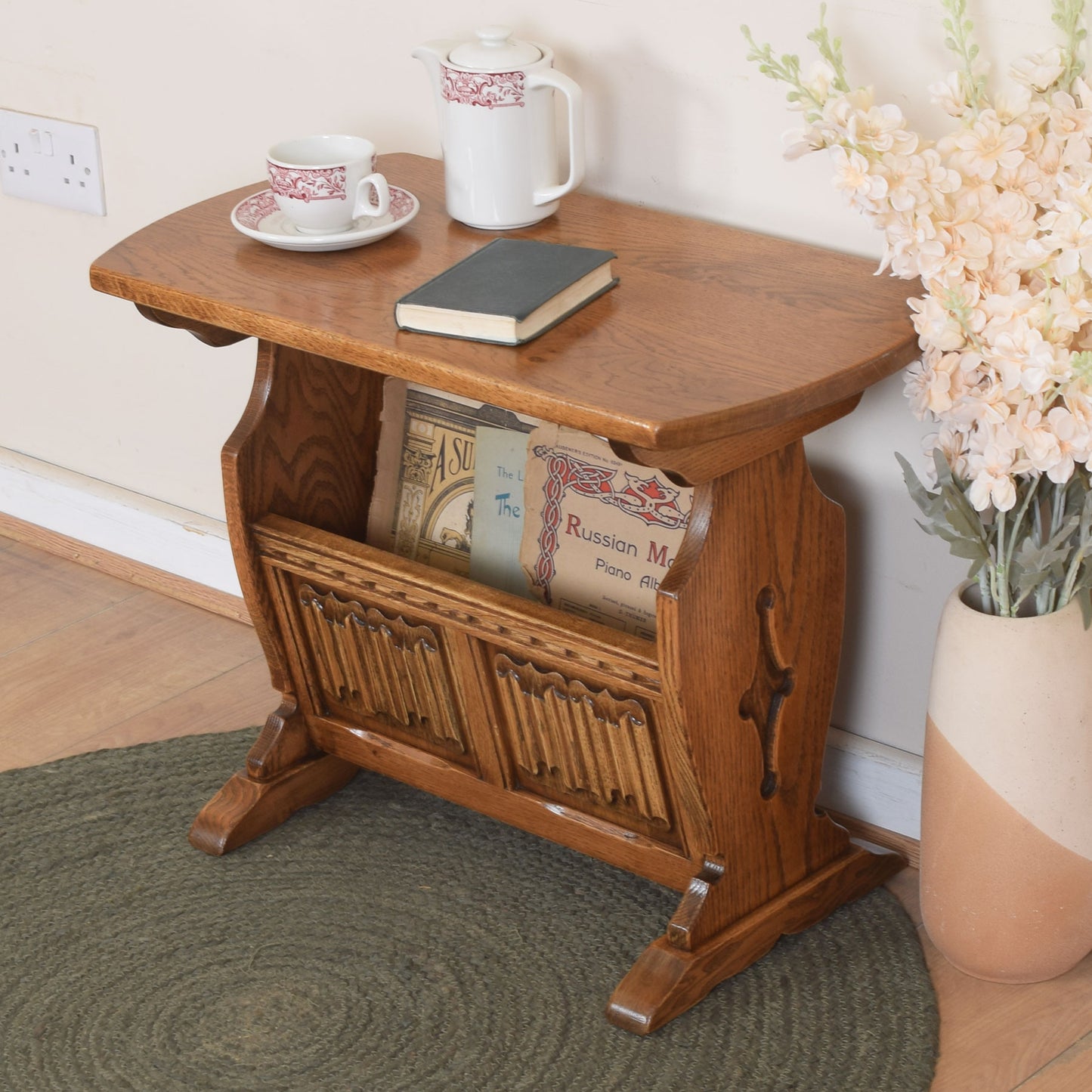 Old Charm Magazine Rack