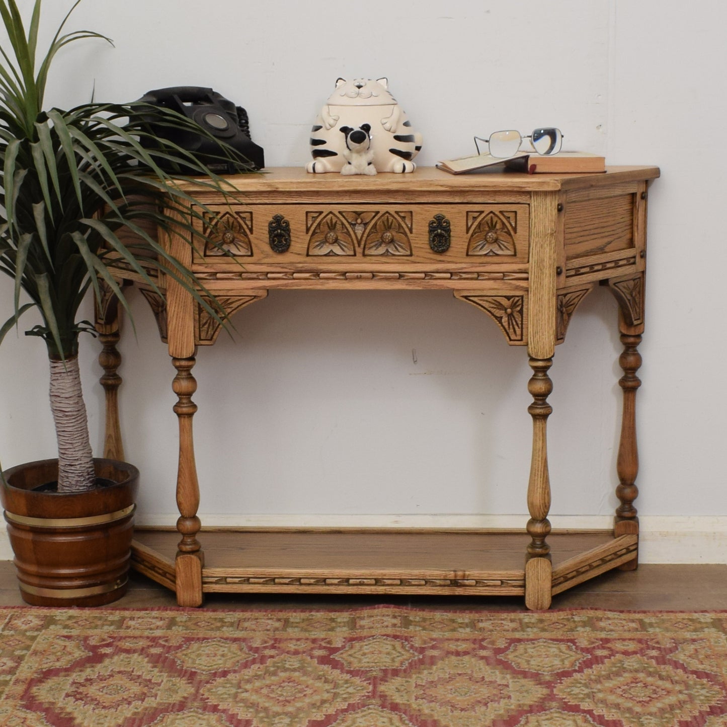 Old Charm Console Table