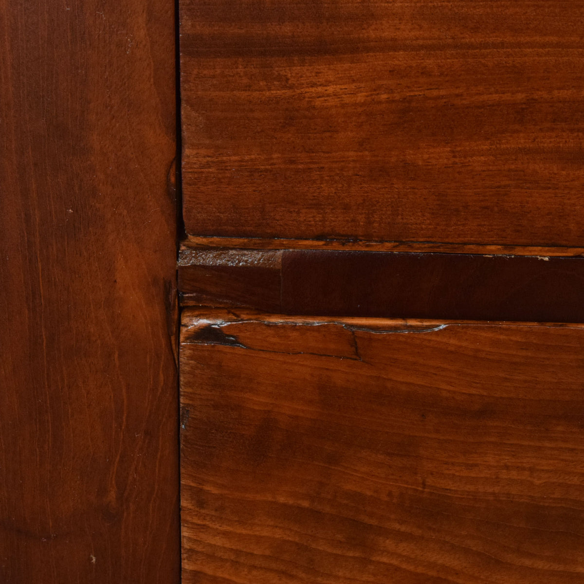 Rustic Mahogany Chest of Drawers