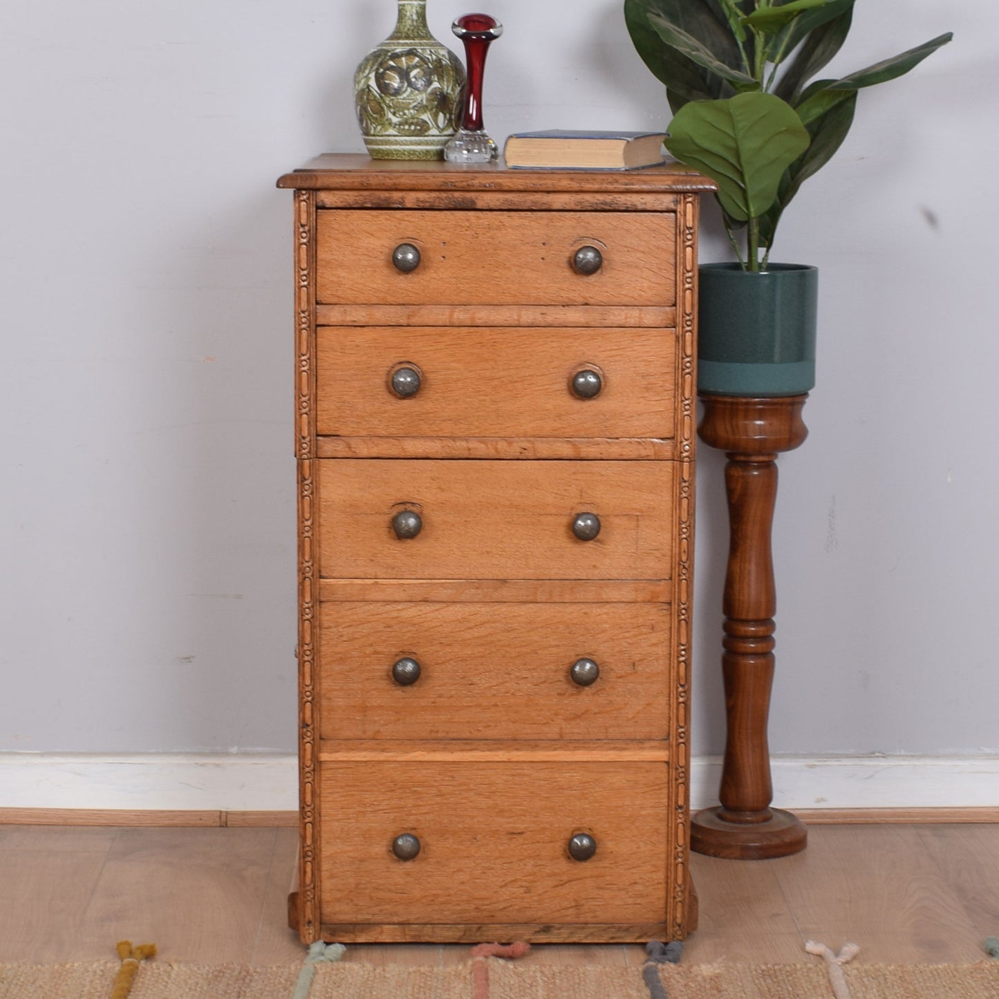 Small Drawer/Cupboard Unit