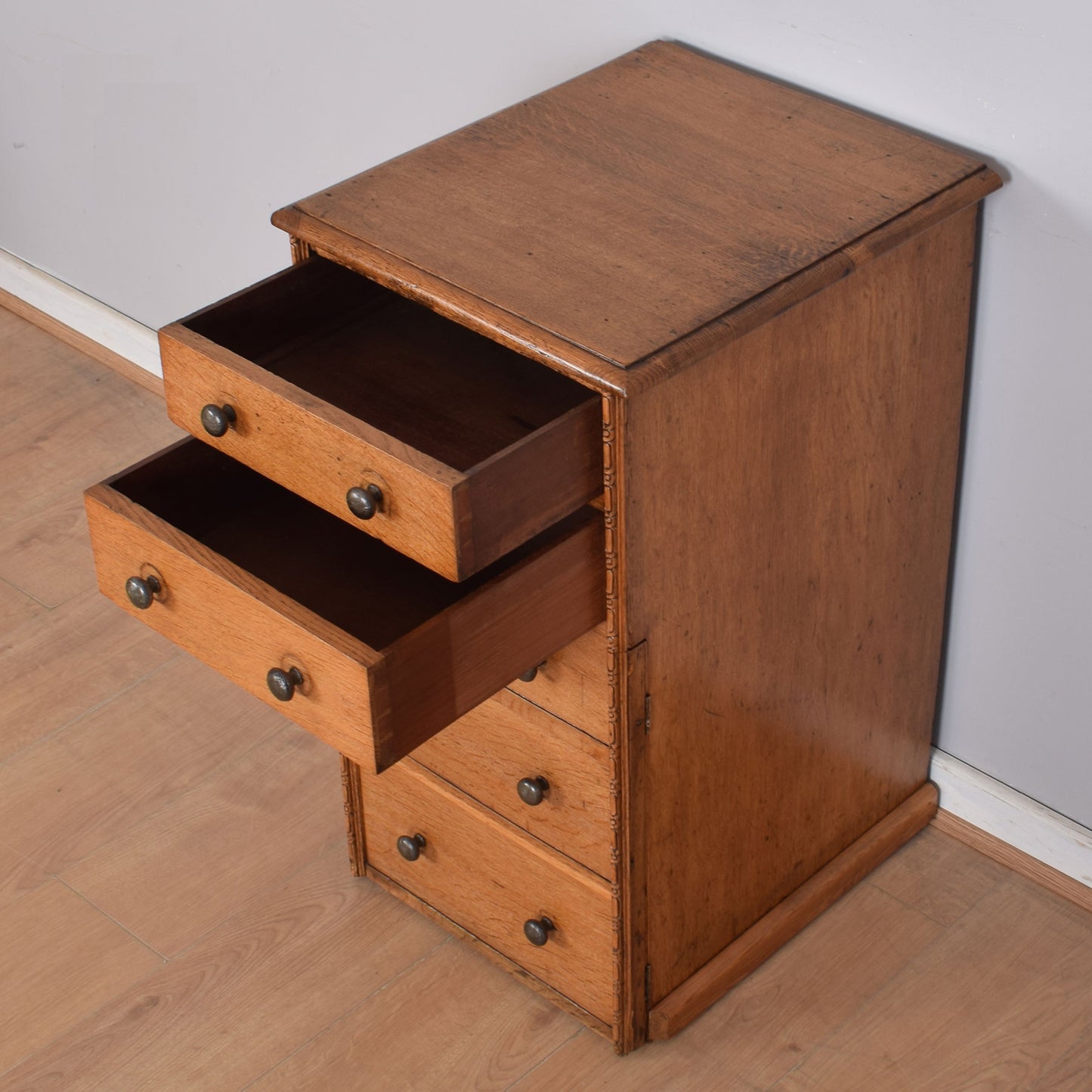 Small Drawer/Cupboard Unit