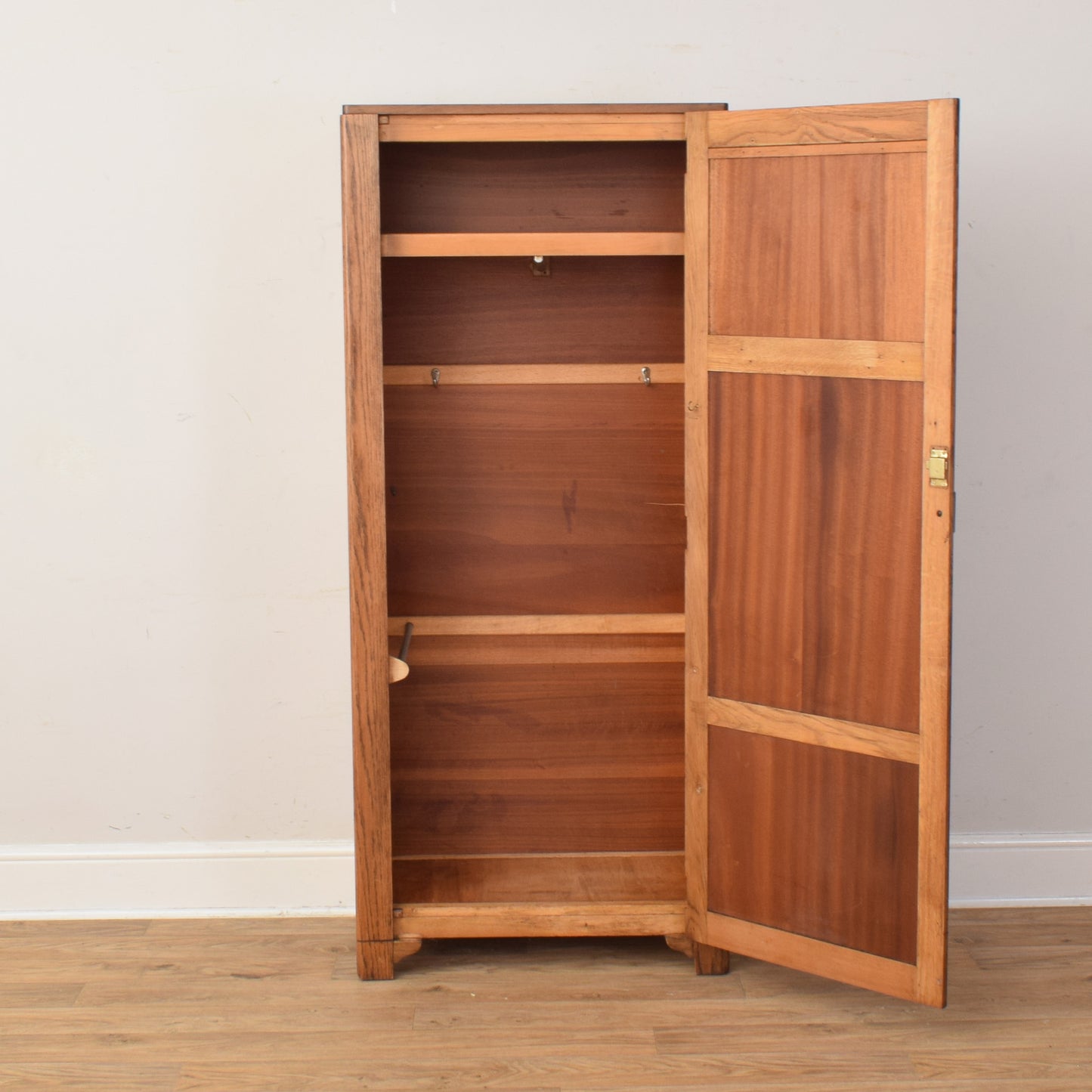 Oak Hallrobe
