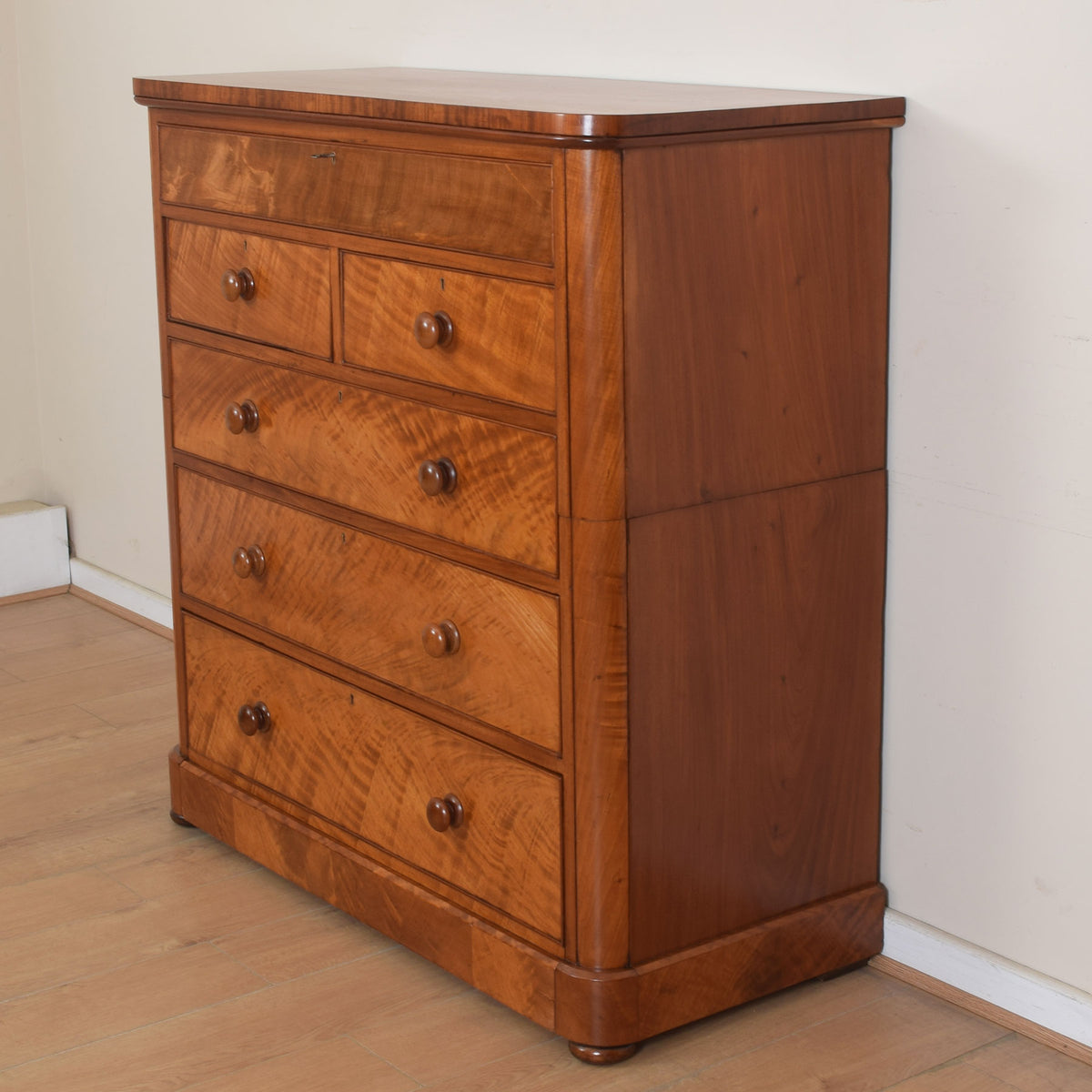 Mahogany Chest Of Drawers