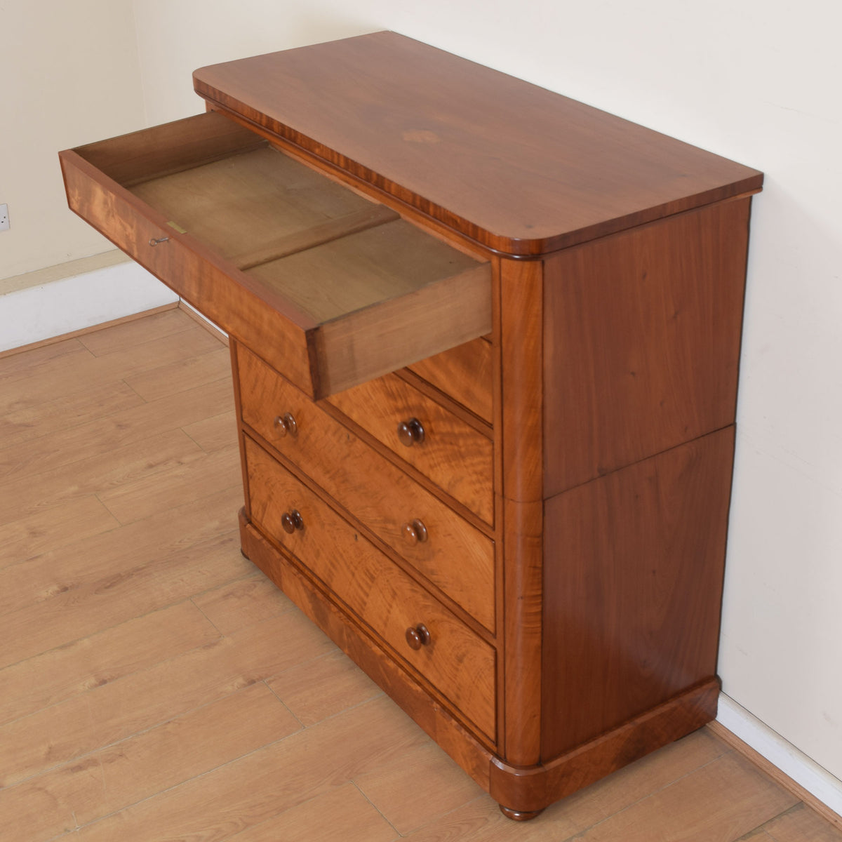 Mahogany Chest Of Drawers