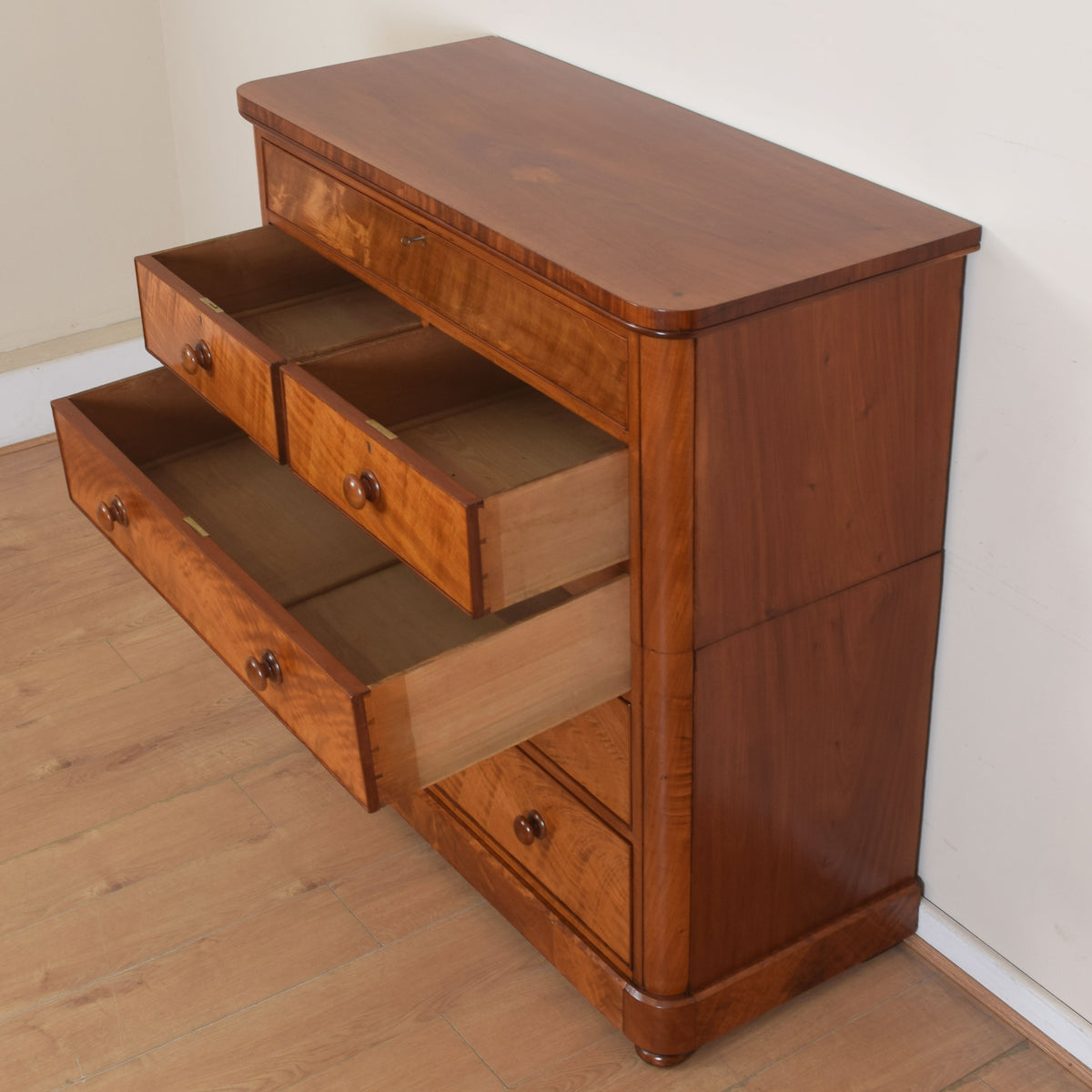 Mahogany Chest Of Drawers