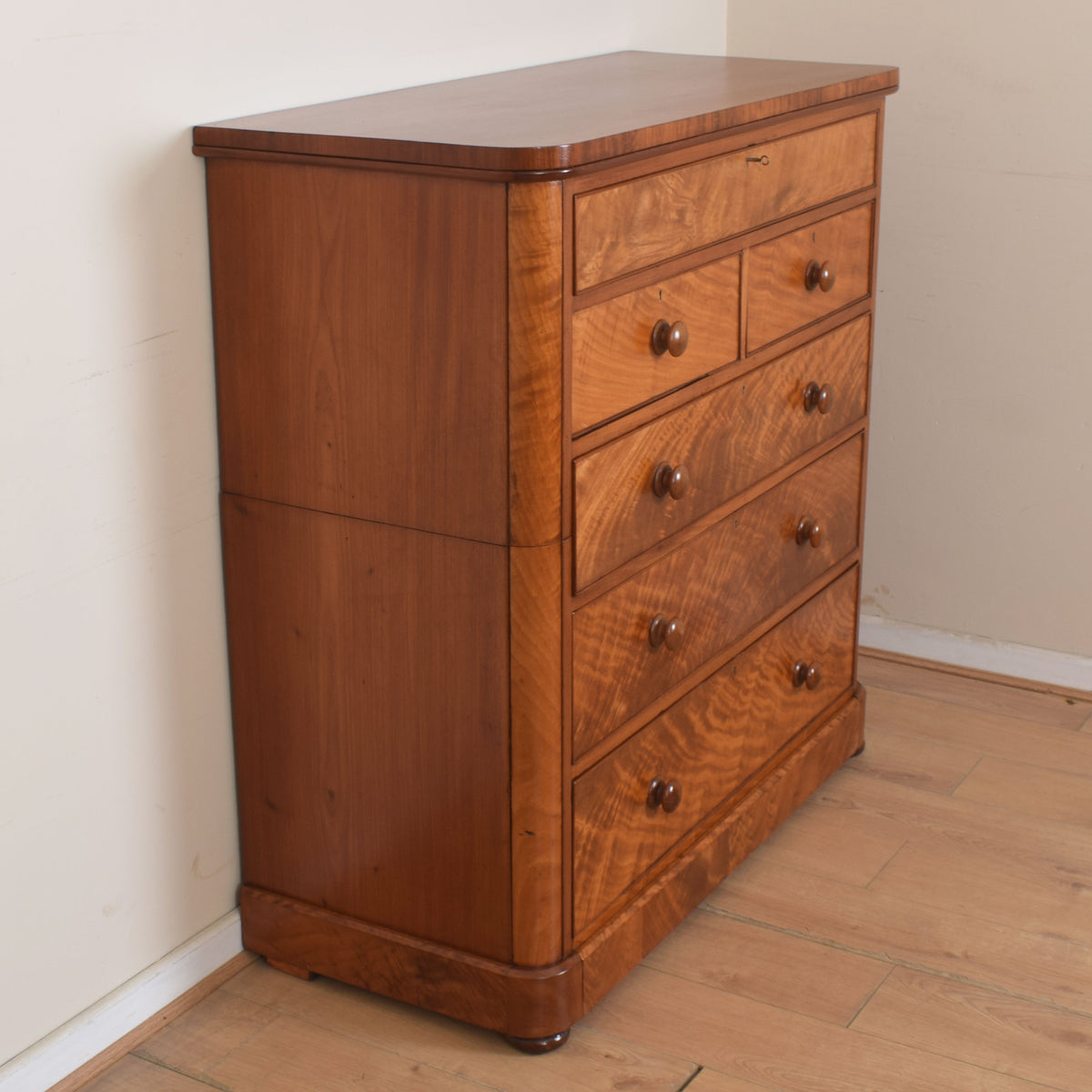 Mahogany Chest Of Drawers