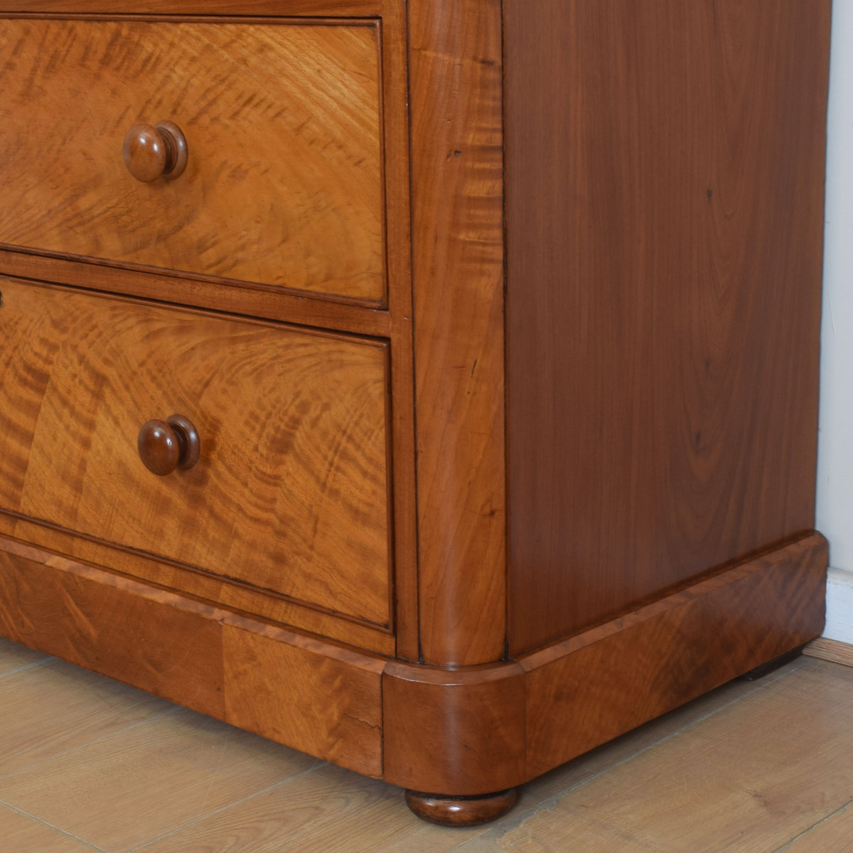 Mahogany Chest Of Drawers