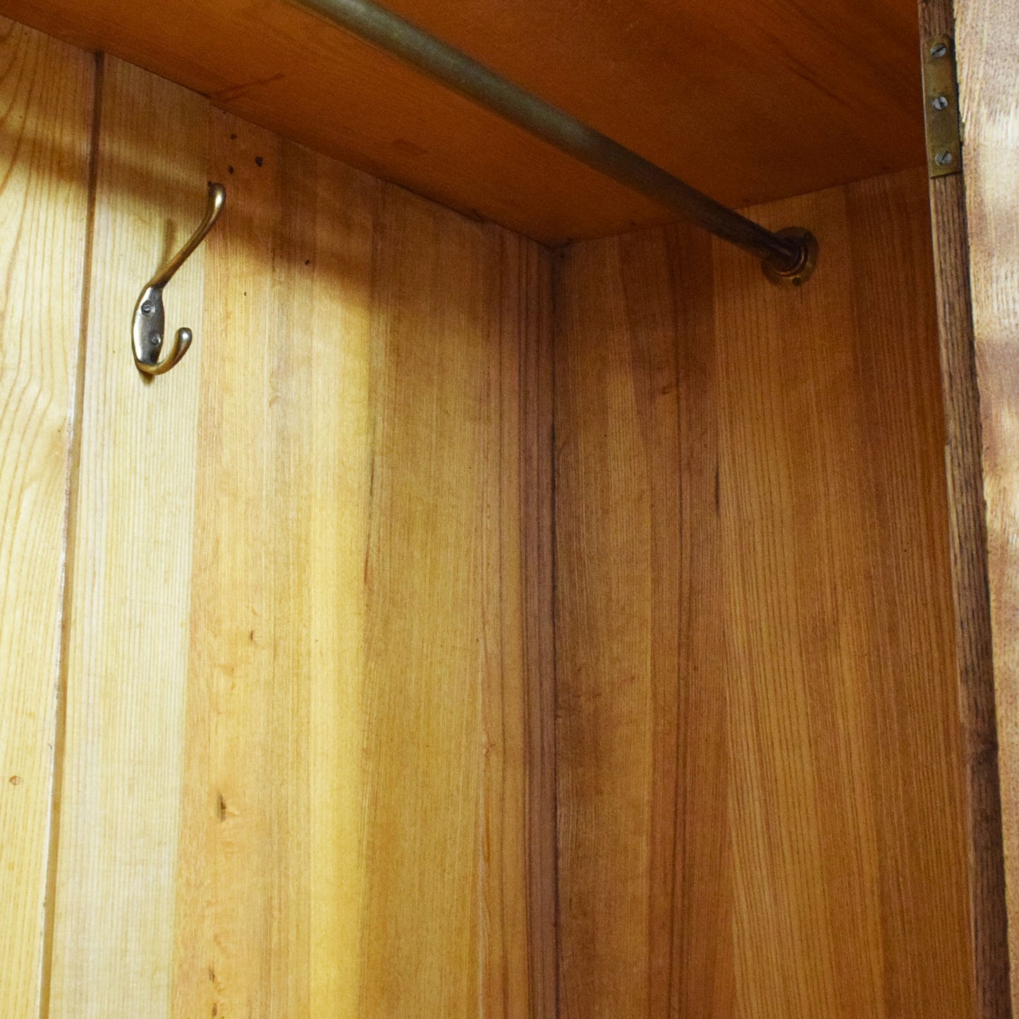 Mirrored Oak Hallrobe