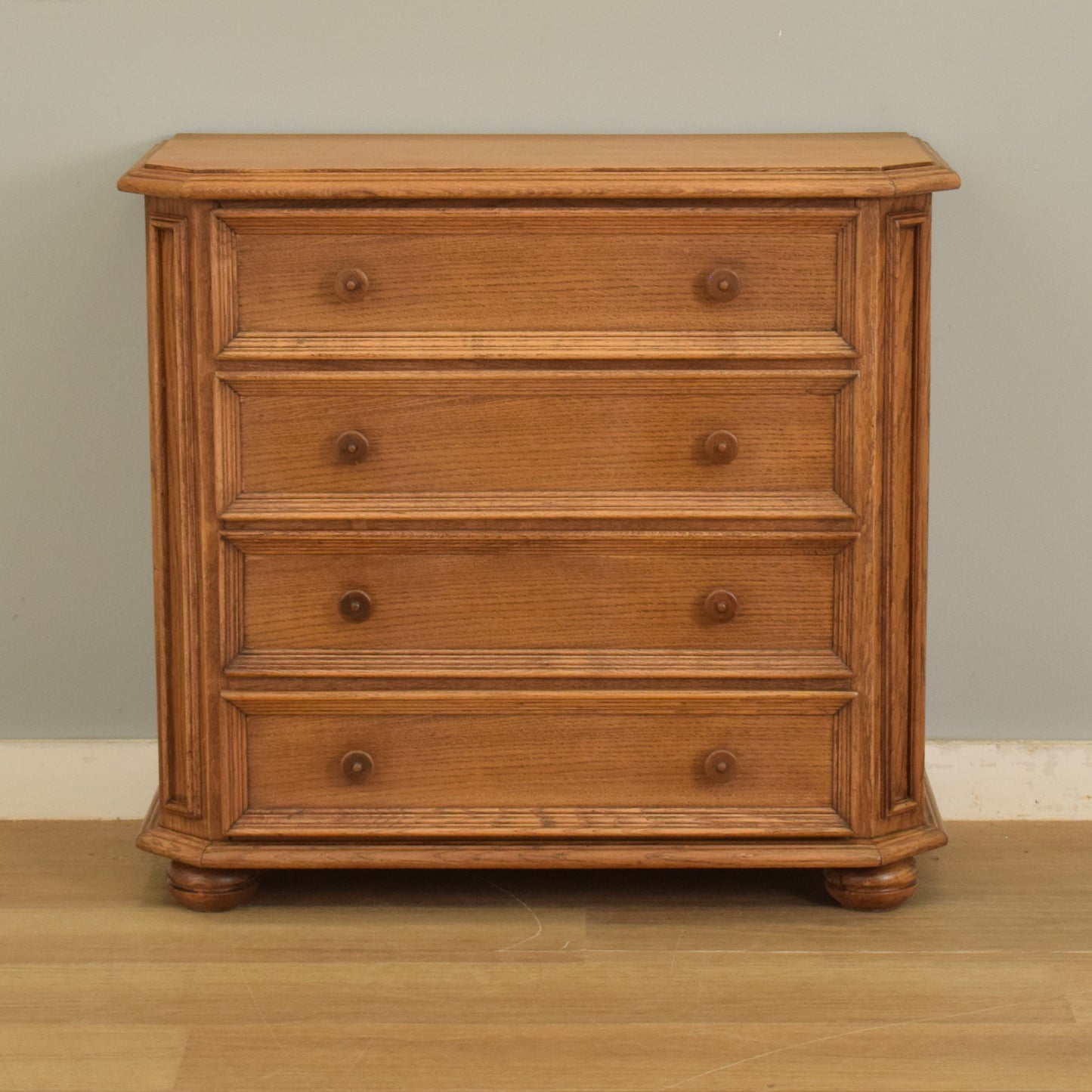 Oak Chest of Drawers