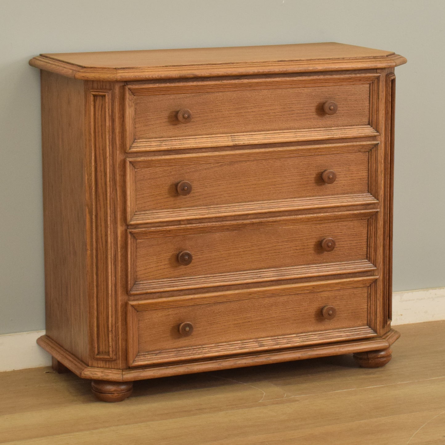 Oak Chest of Drawers
