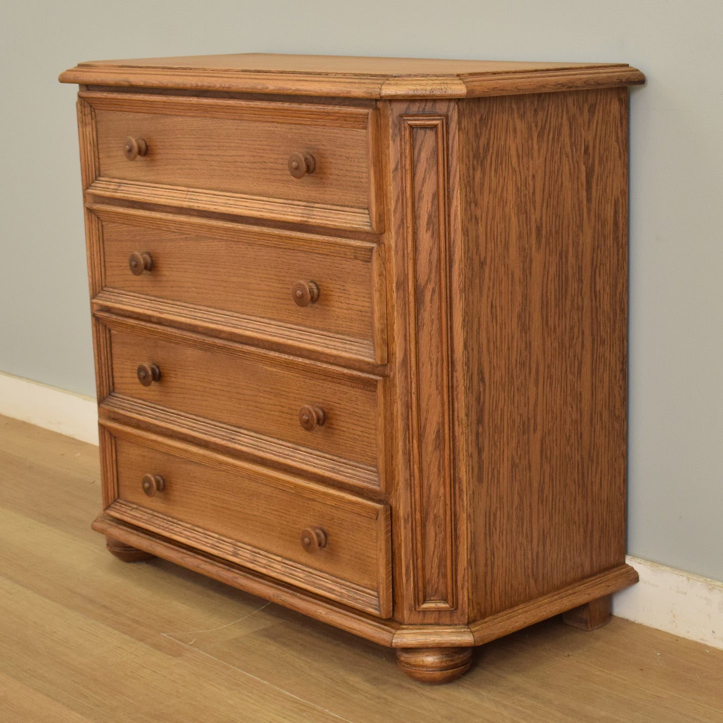 Oak Chest of Drawers