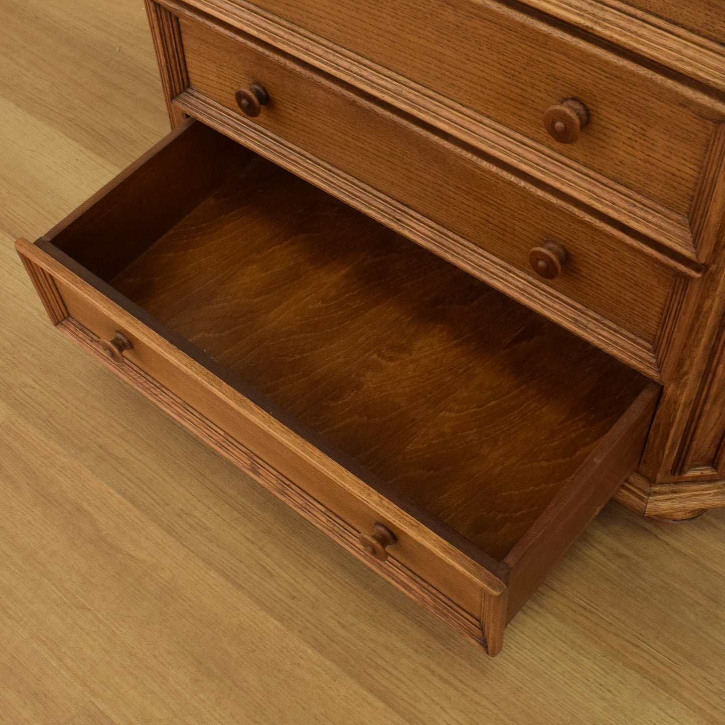 Oak Chest of Drawers