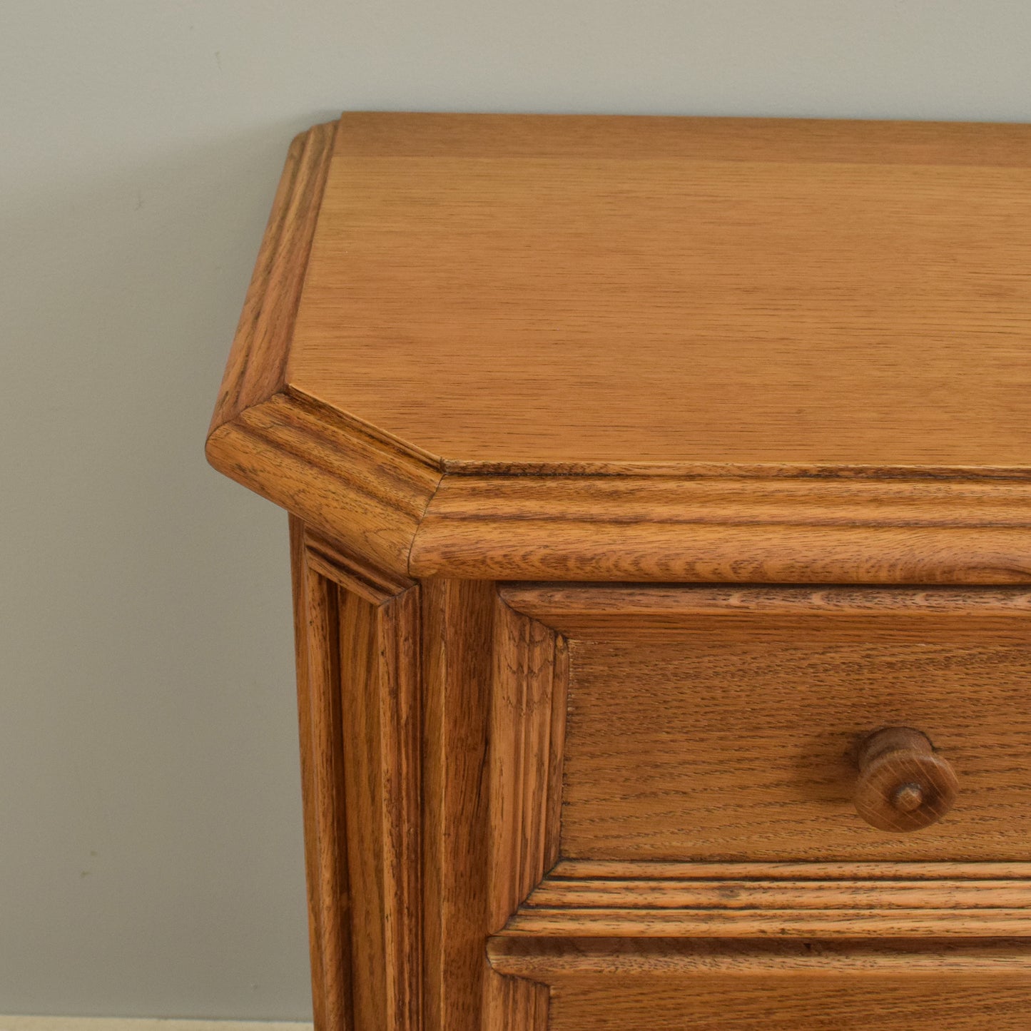 Oak Chest of Drawers