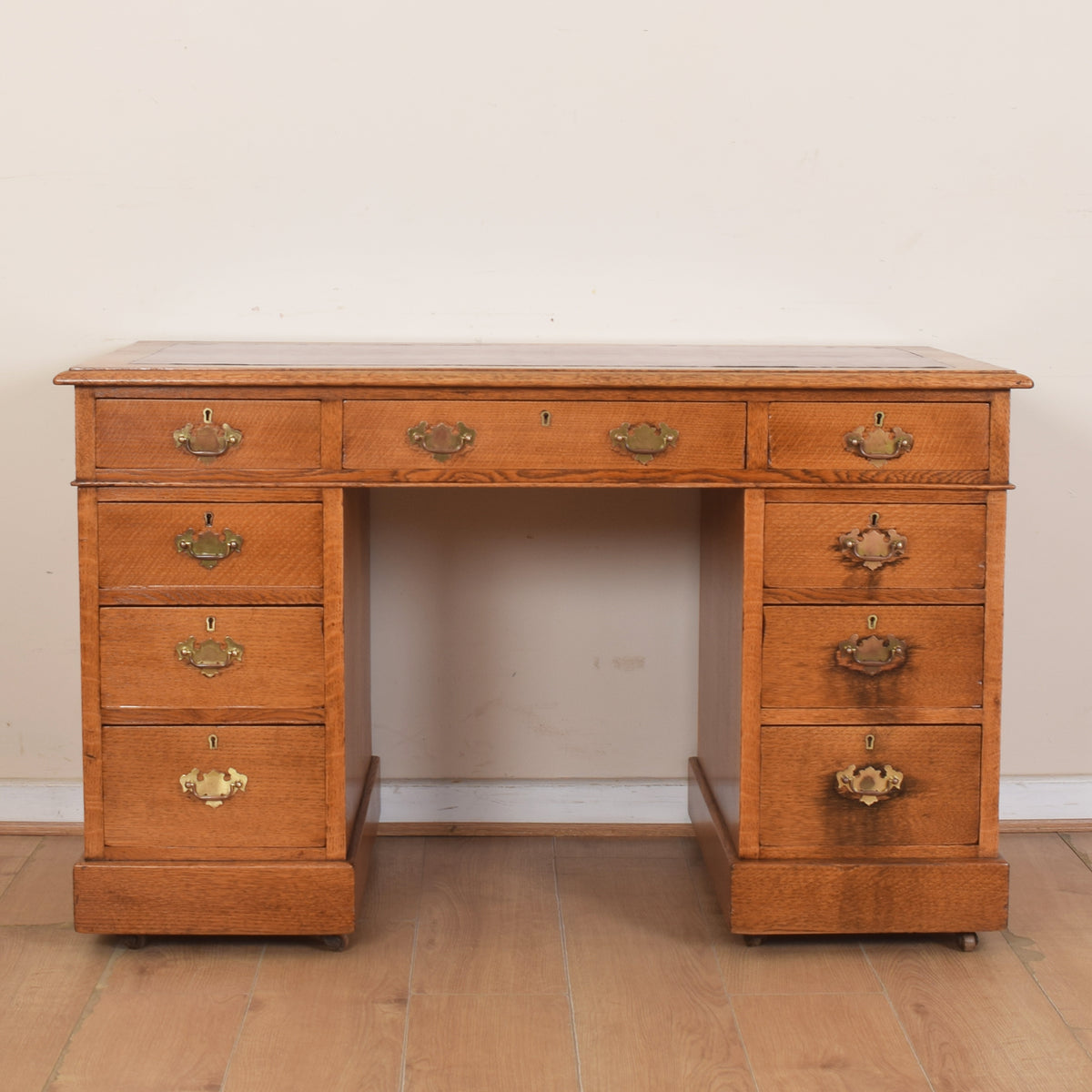 Oak Leathertop Pedastal Desk
