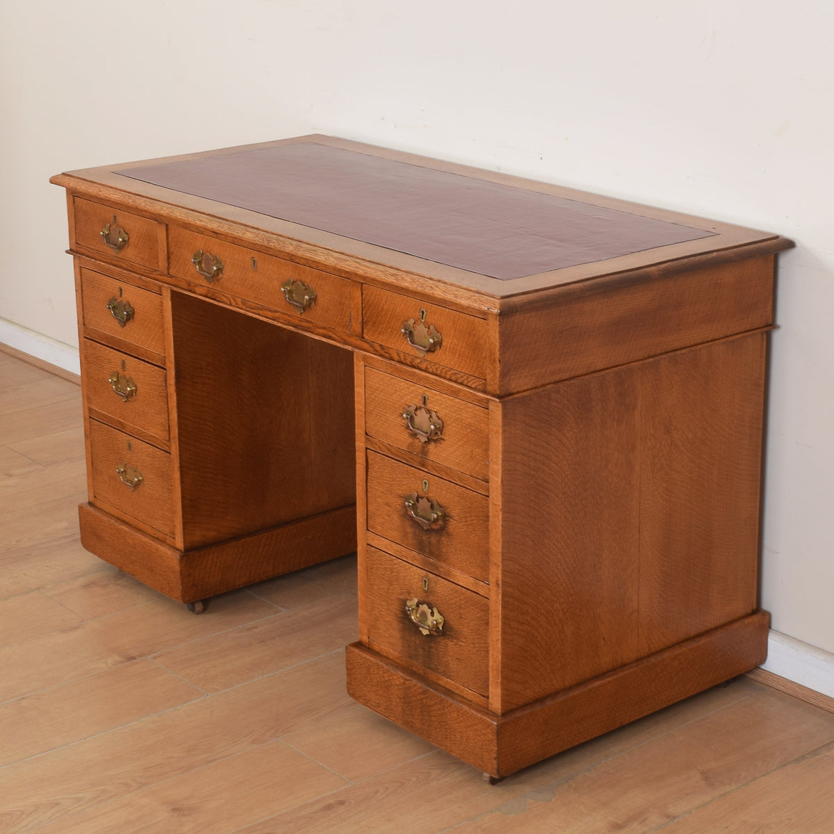 Oak Leathertop Pedastal Desk