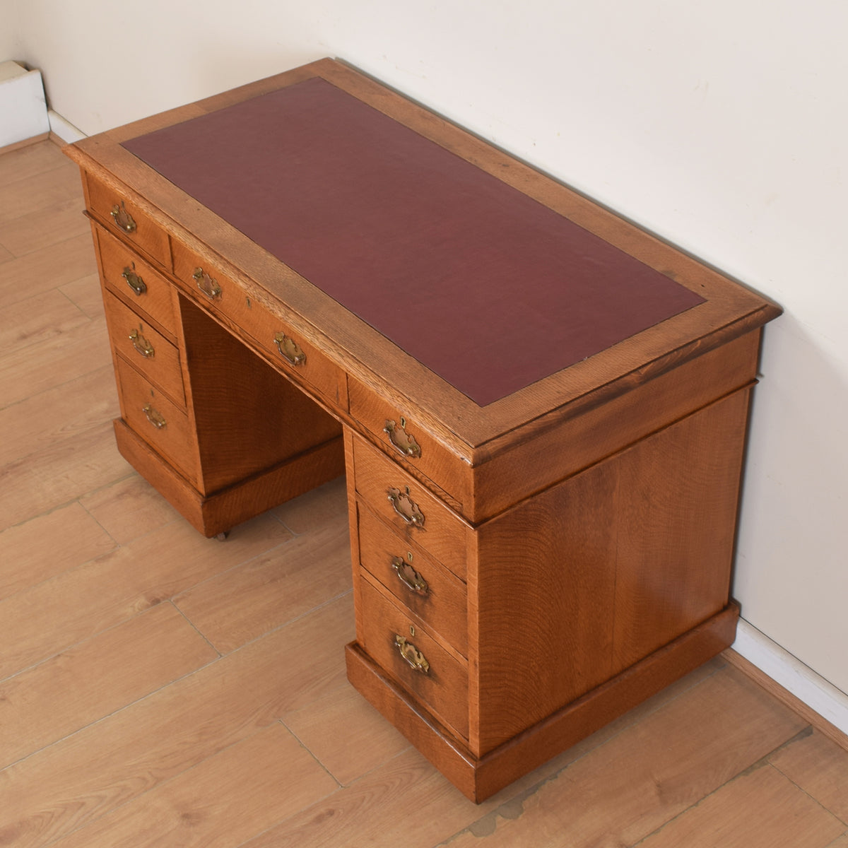 Oak Leathertop Pedastal Desk