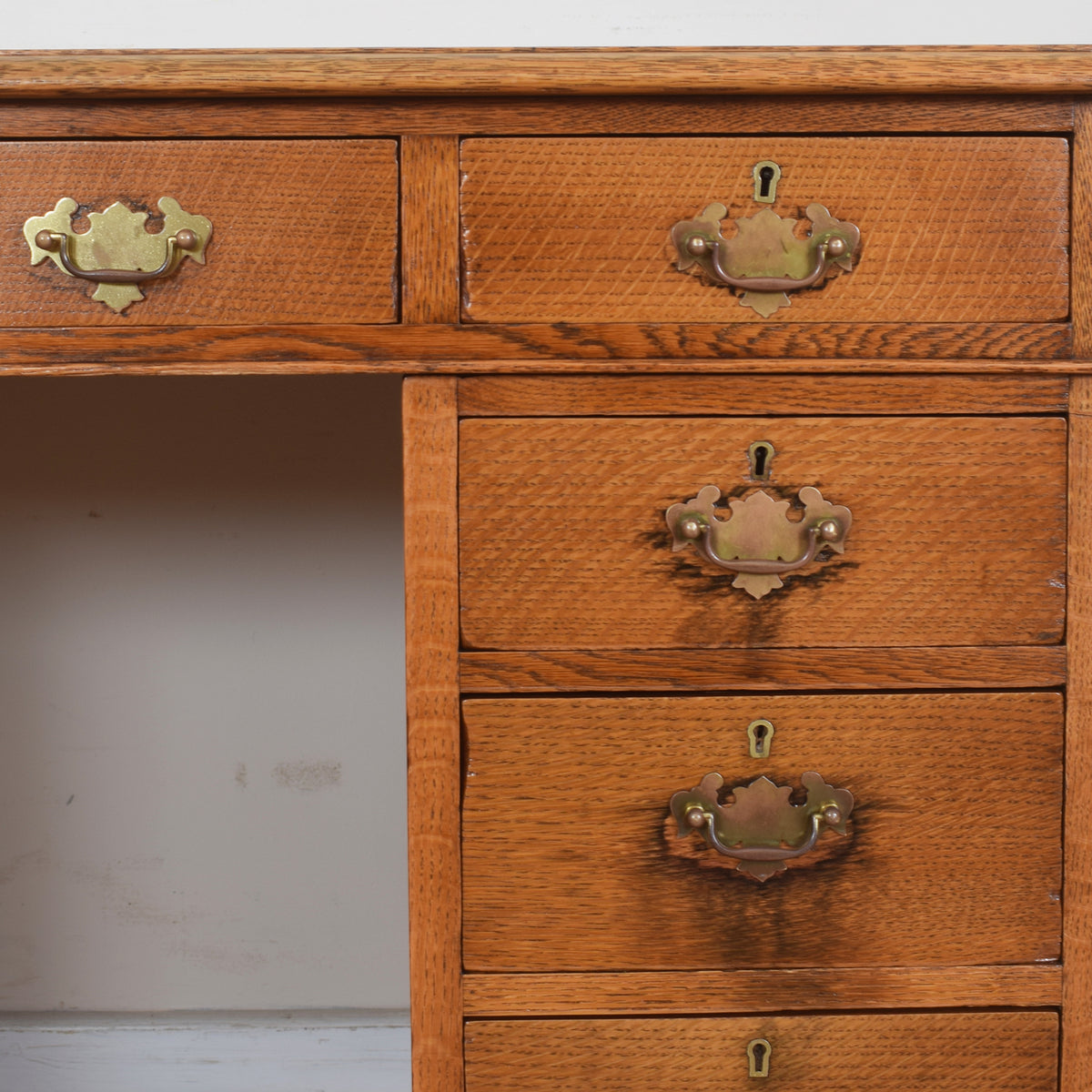 Oak Leathertop Pedastal Desk