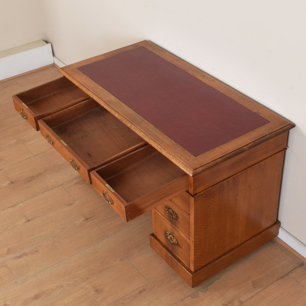 Oak Leathertop Pedastal Desk