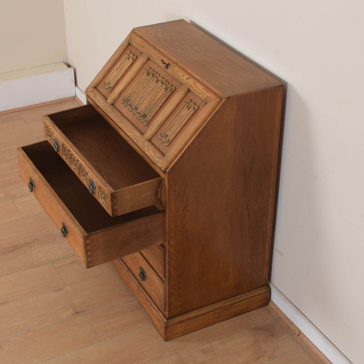Old Charm Oak Bureau