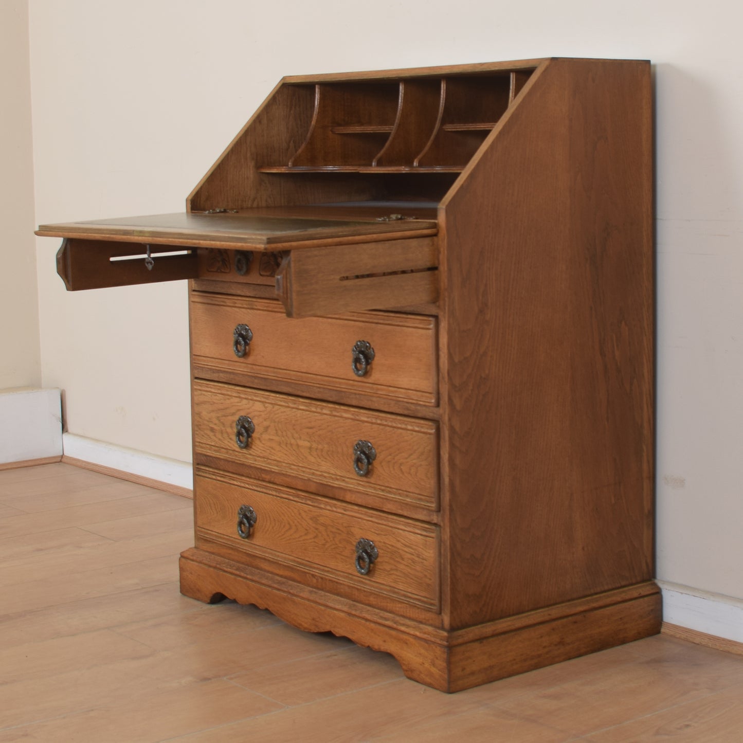 Old Charm Oak Bureau