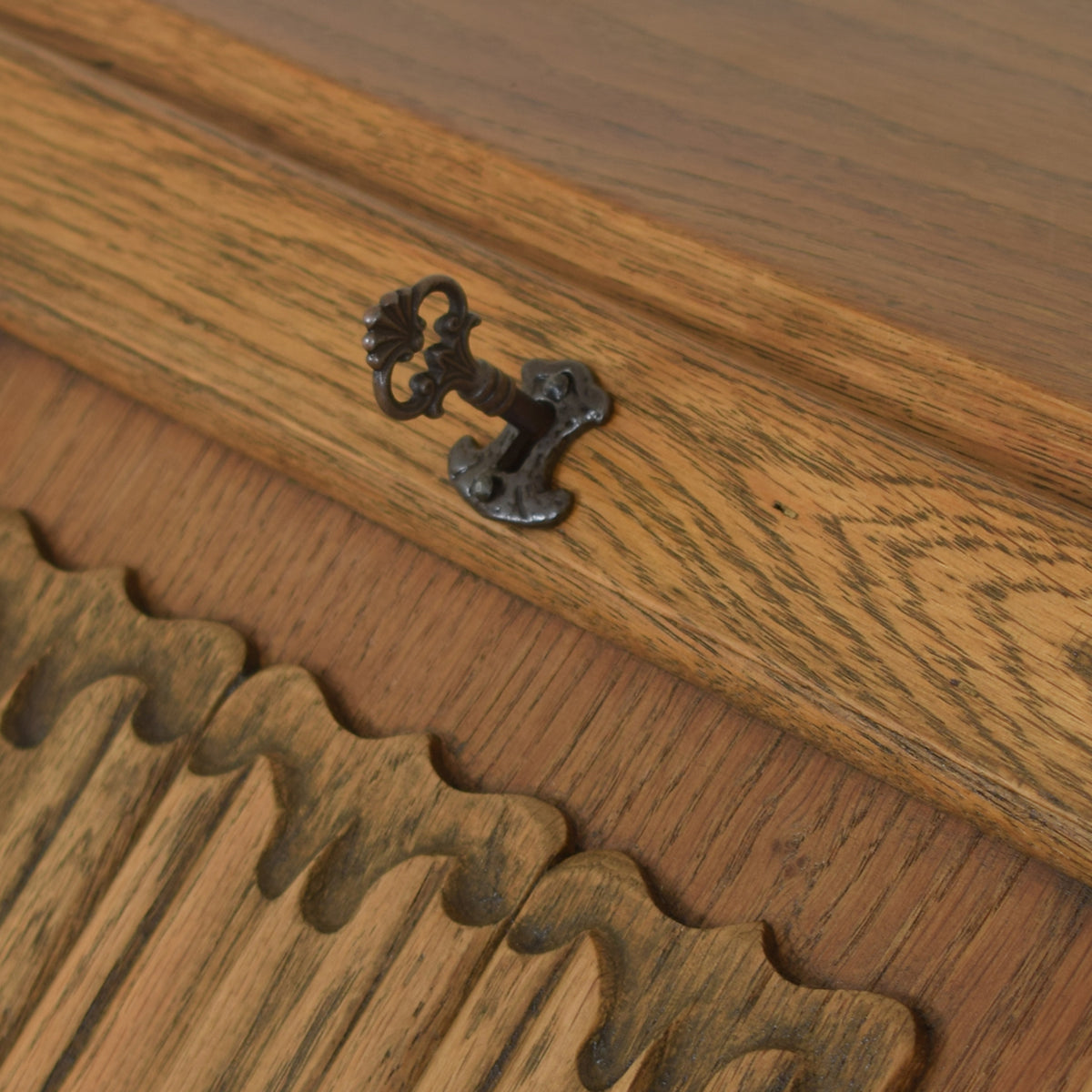 Old Charm Oak Bureau