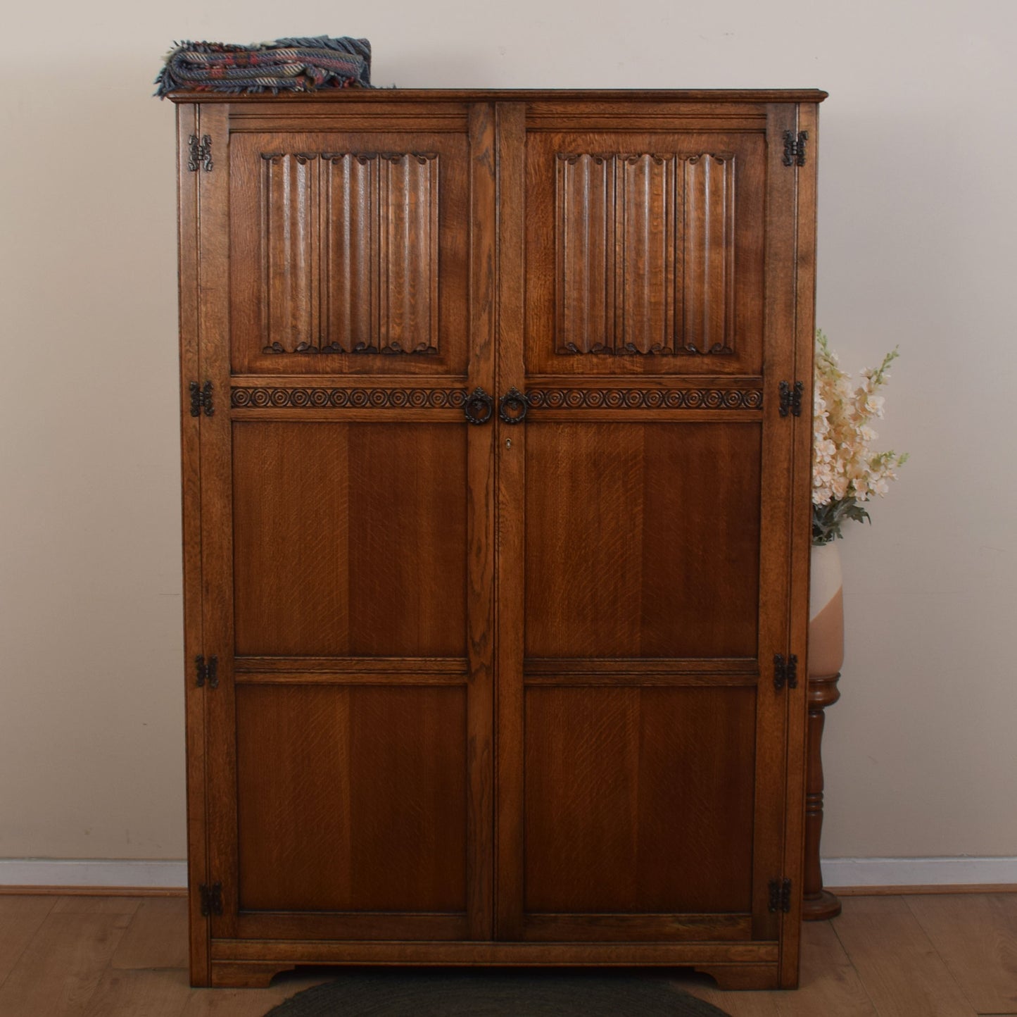 Oak Linenfold Wardrobe