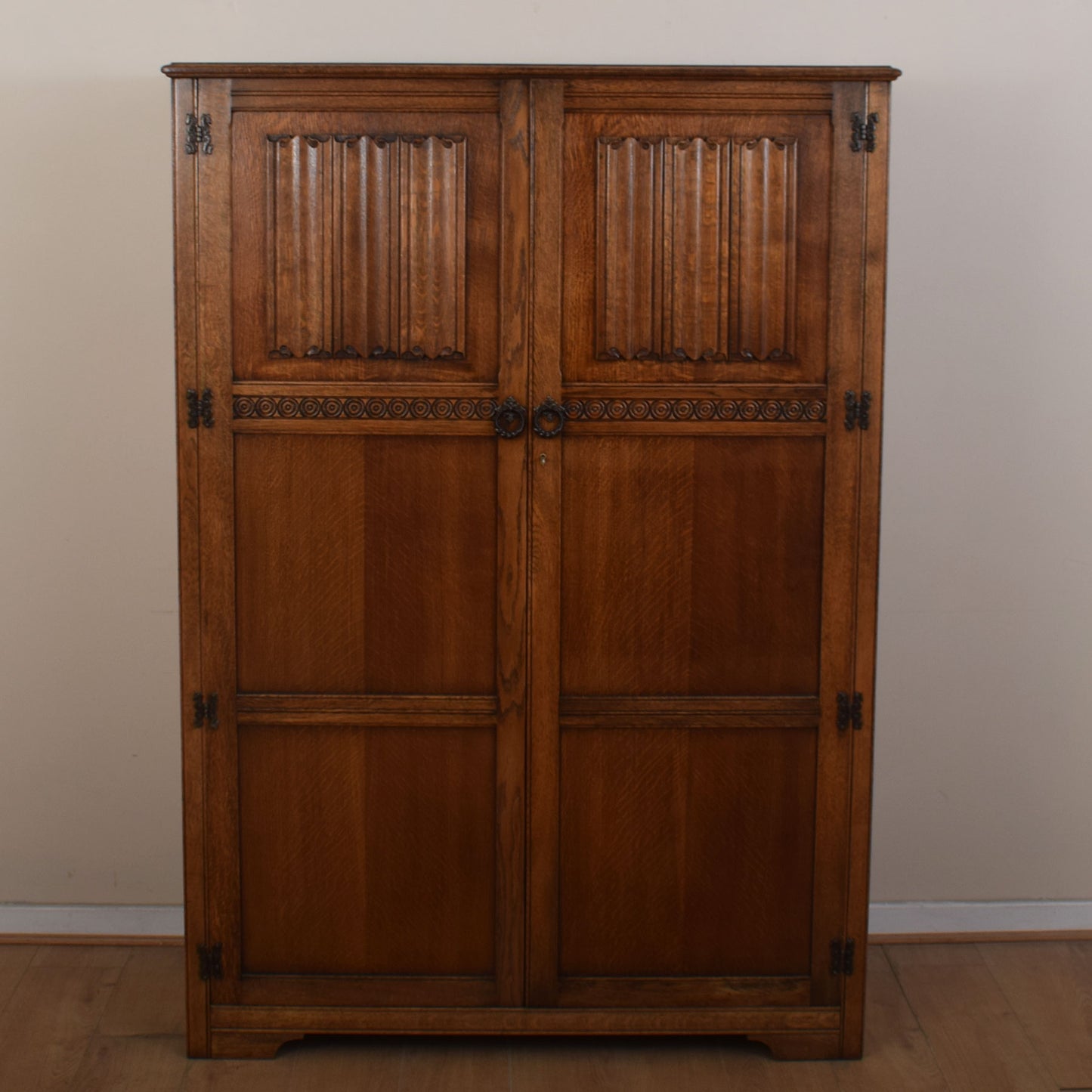 Oak Linenfold Wardrobe