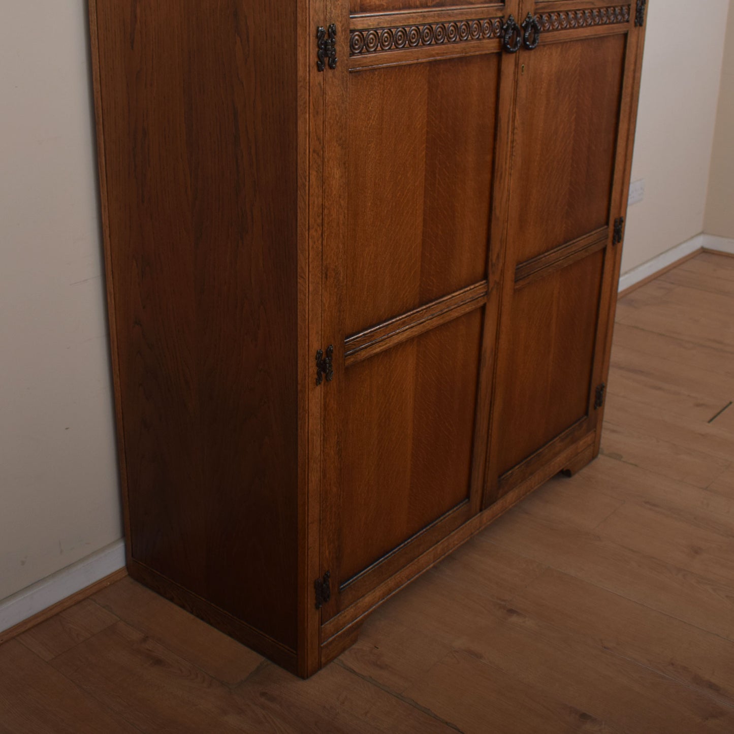 Oak Linenfold Wardrobe