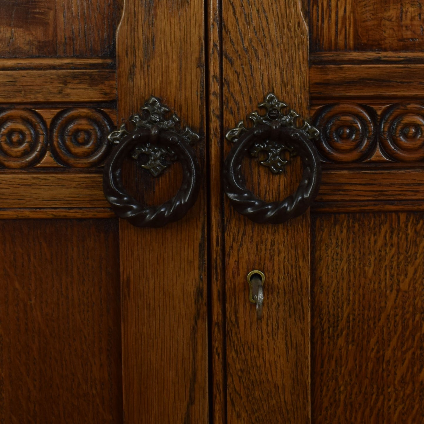 Oak Linenfold Wardrobe