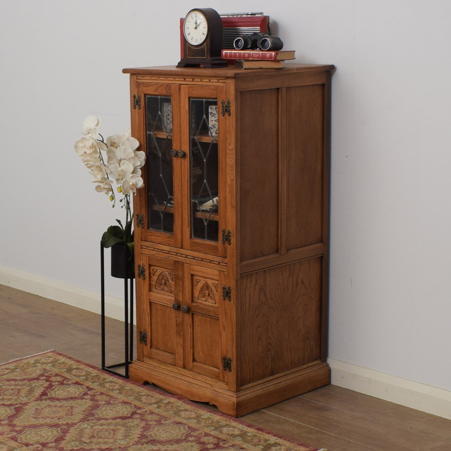 Old Charm Hi-Fi Cabinet
