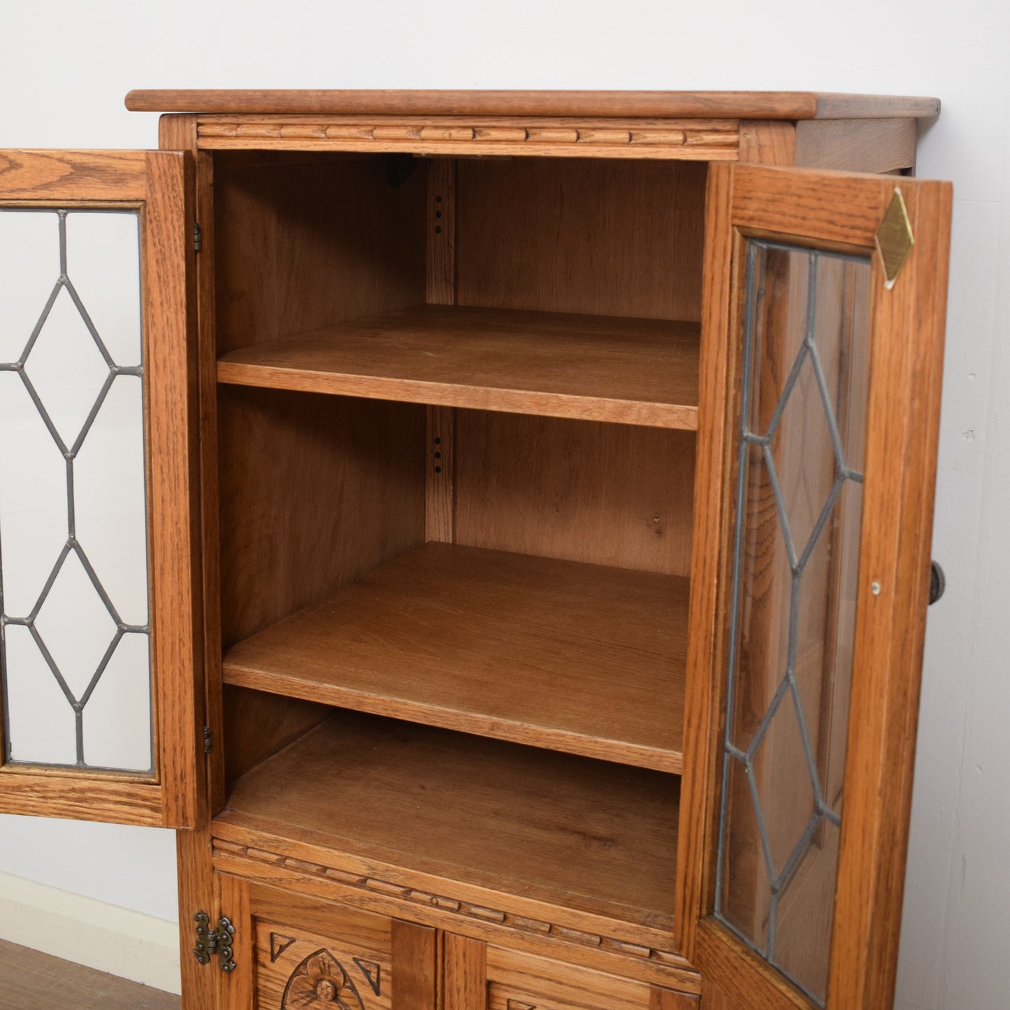 Old Charm Hi-Fi Cabinet