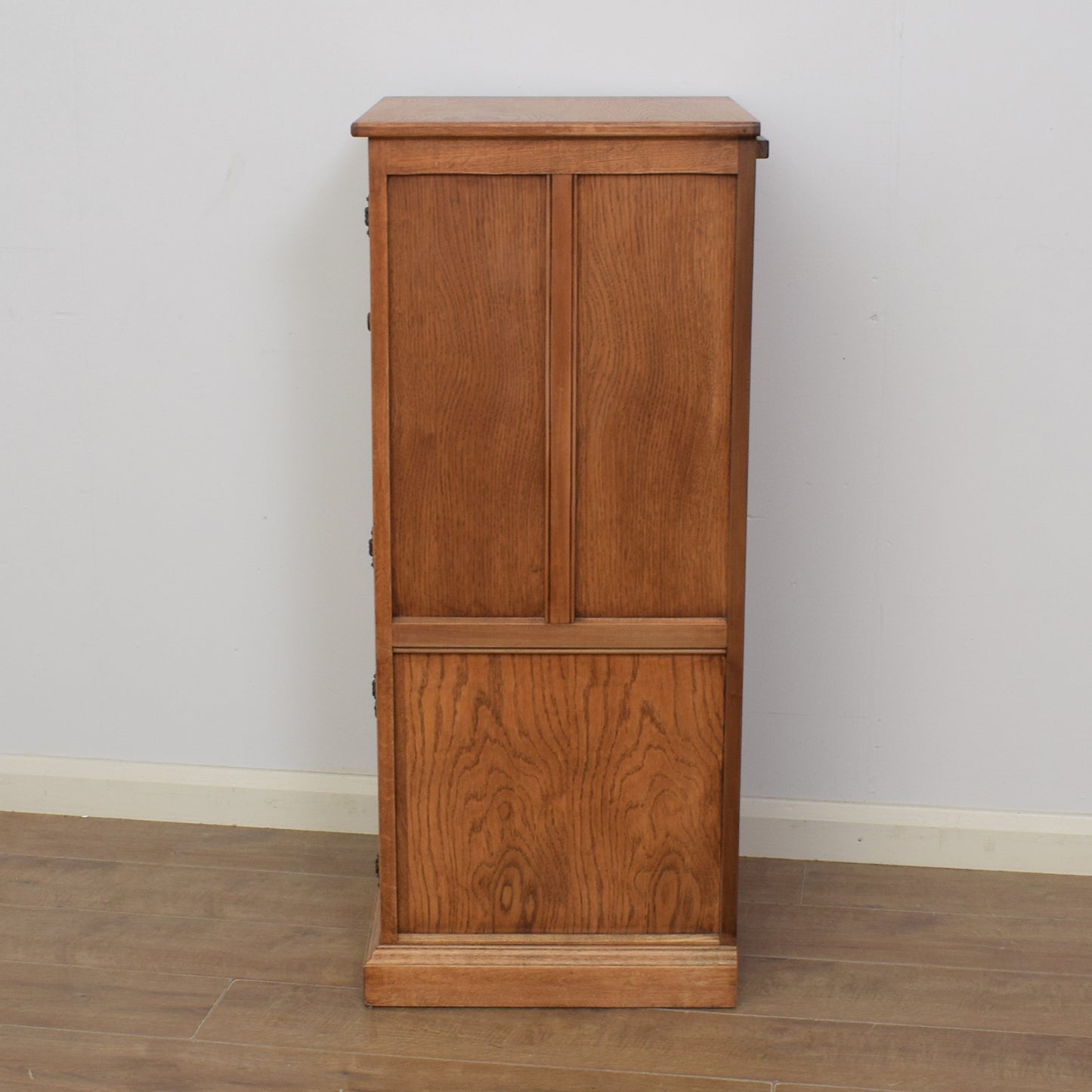 Old Charm Hi-Fi Cabinet
