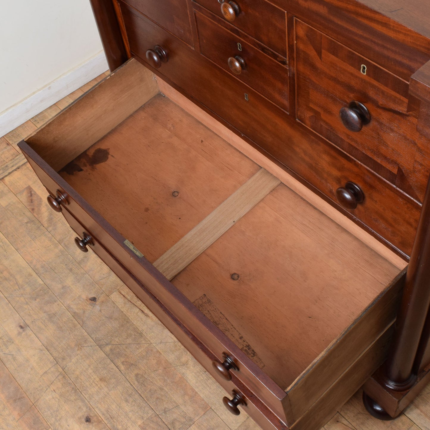 Large Mahogany Victorian Chest of Drawers