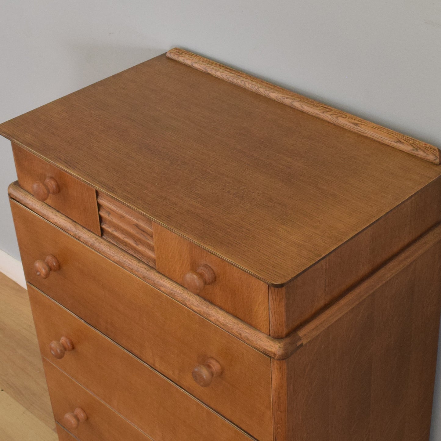 Oak Veneer Chest of Drawers