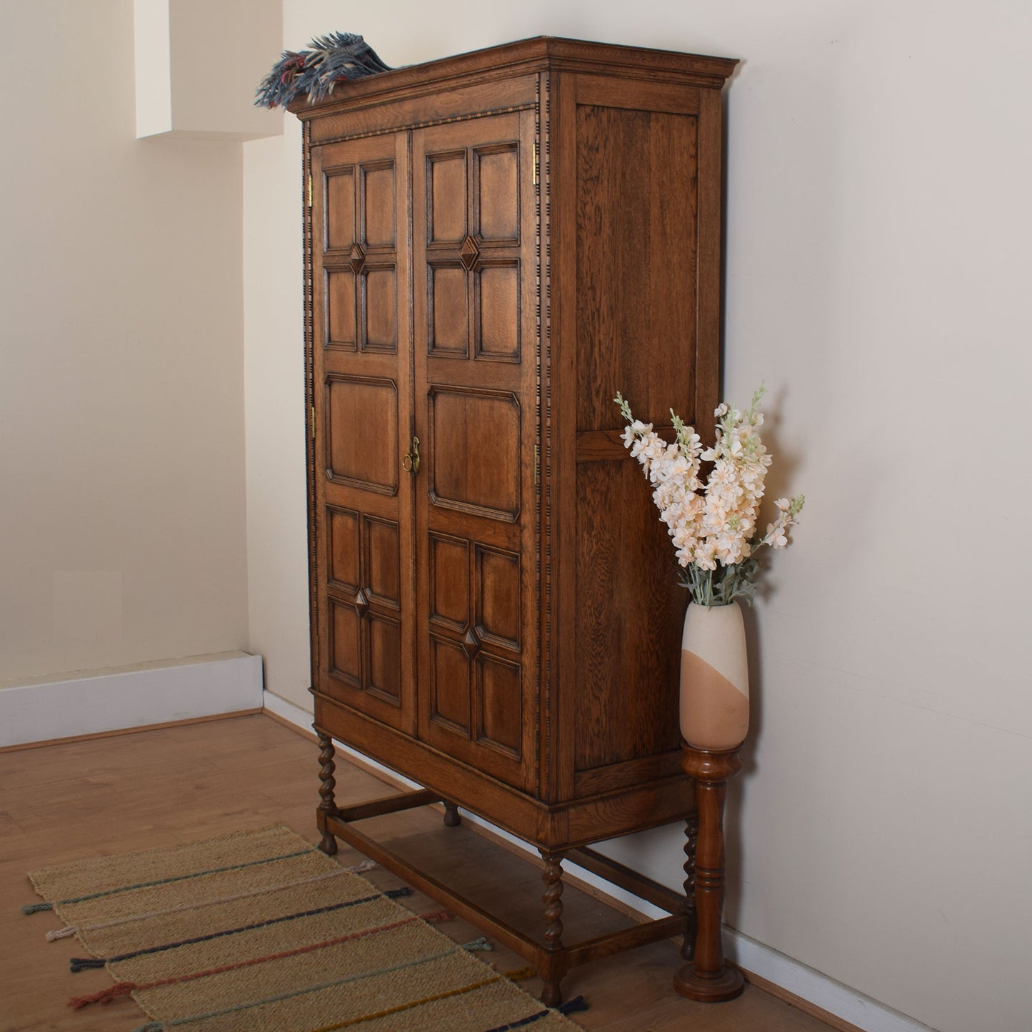 Oak Barley Twist Hallrobe