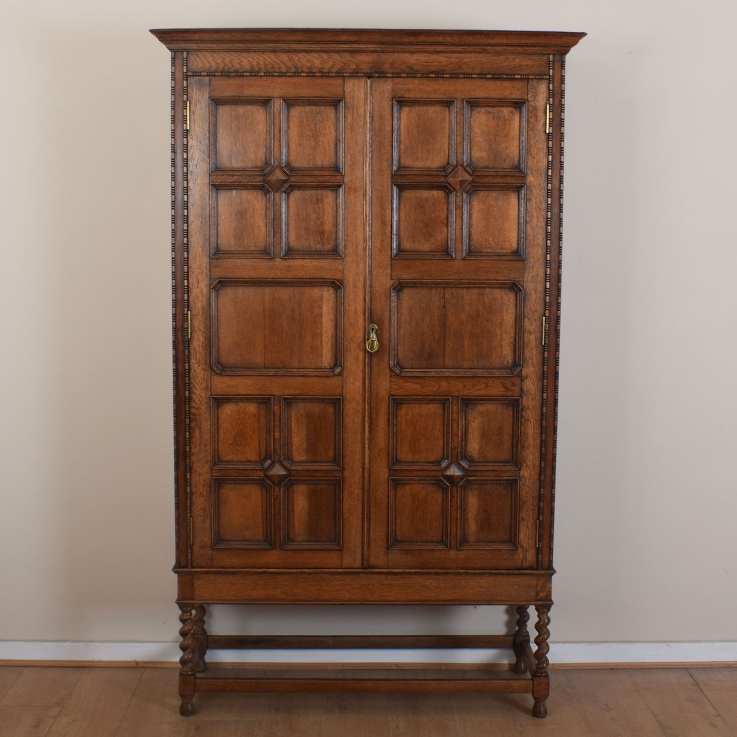 Oak Barley Twist Hallrobe